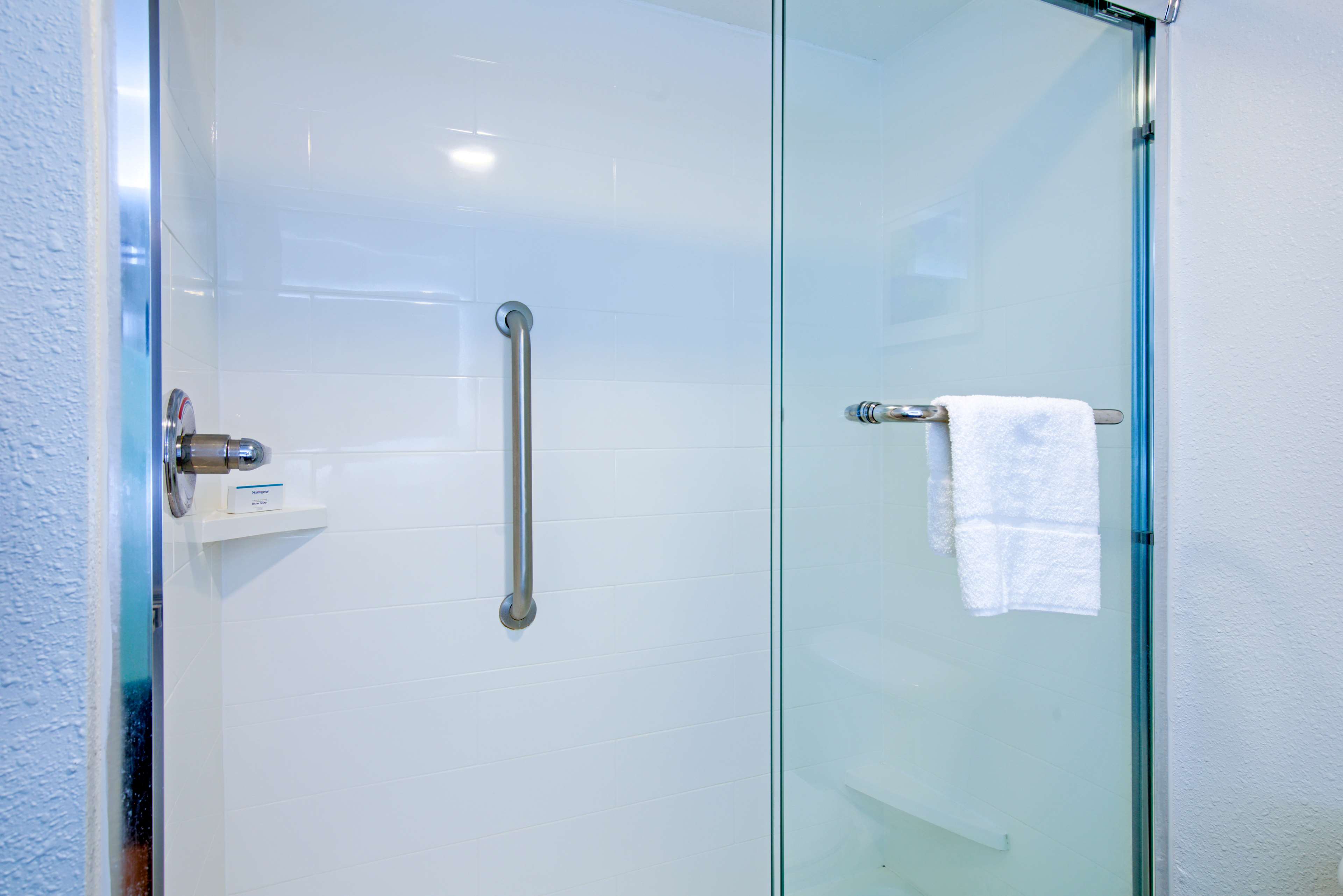 Hampton Inn by Hilton Slidell Room Type - KNG  NSMKG