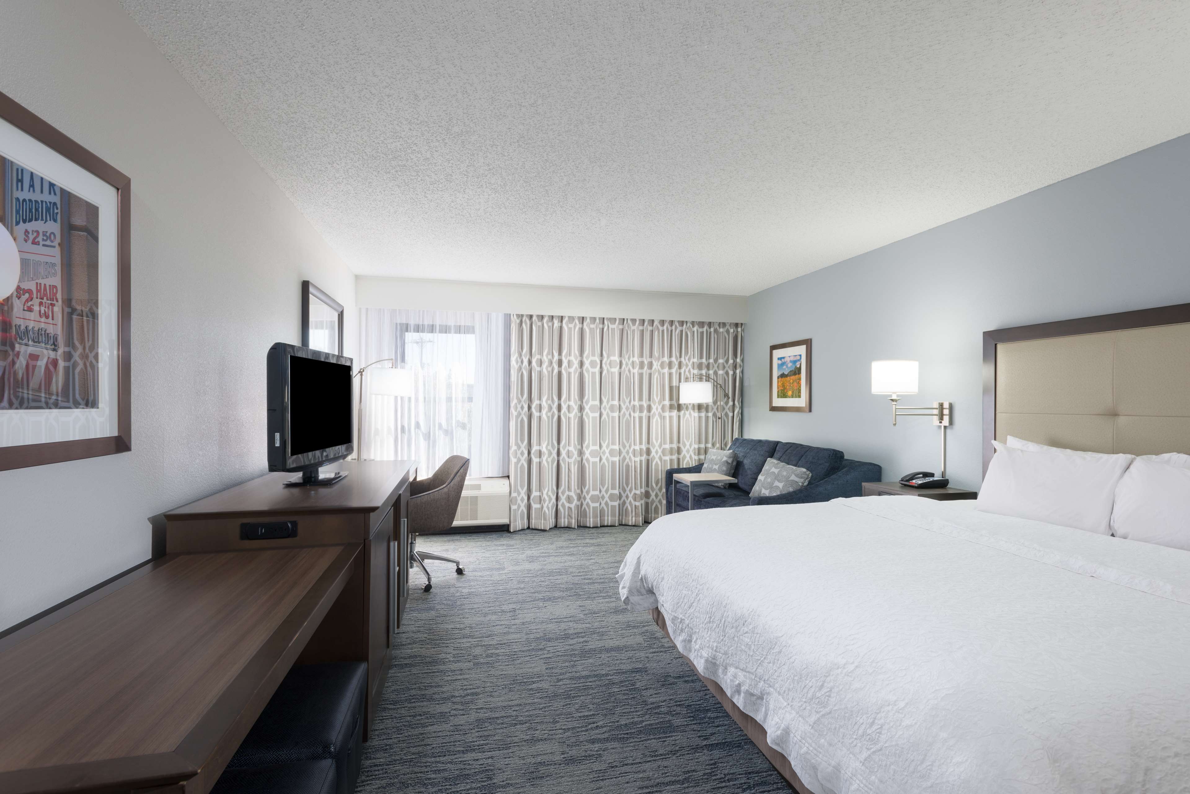Hampton Inn by Hilton Mount Airy Room Type - 1 KING SFBD MIC FRG NS