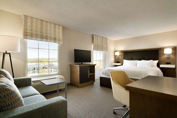  - Hampton Inn & Suites Middletown