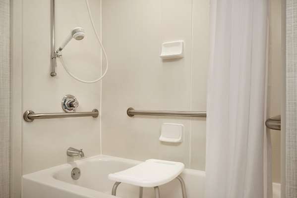  - Hampton Inn & Suites Middletown