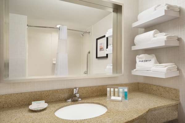  - Hampton Inn & Suites Middletown
