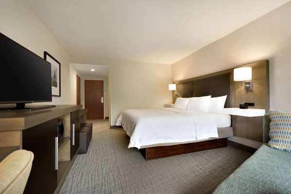  - Hampton Inn & Suites Middletown