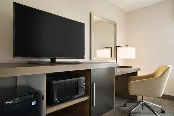  - Hampton Inn & Suites Middletown