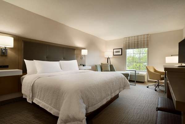  - Hampton Inn & Suites Middletown