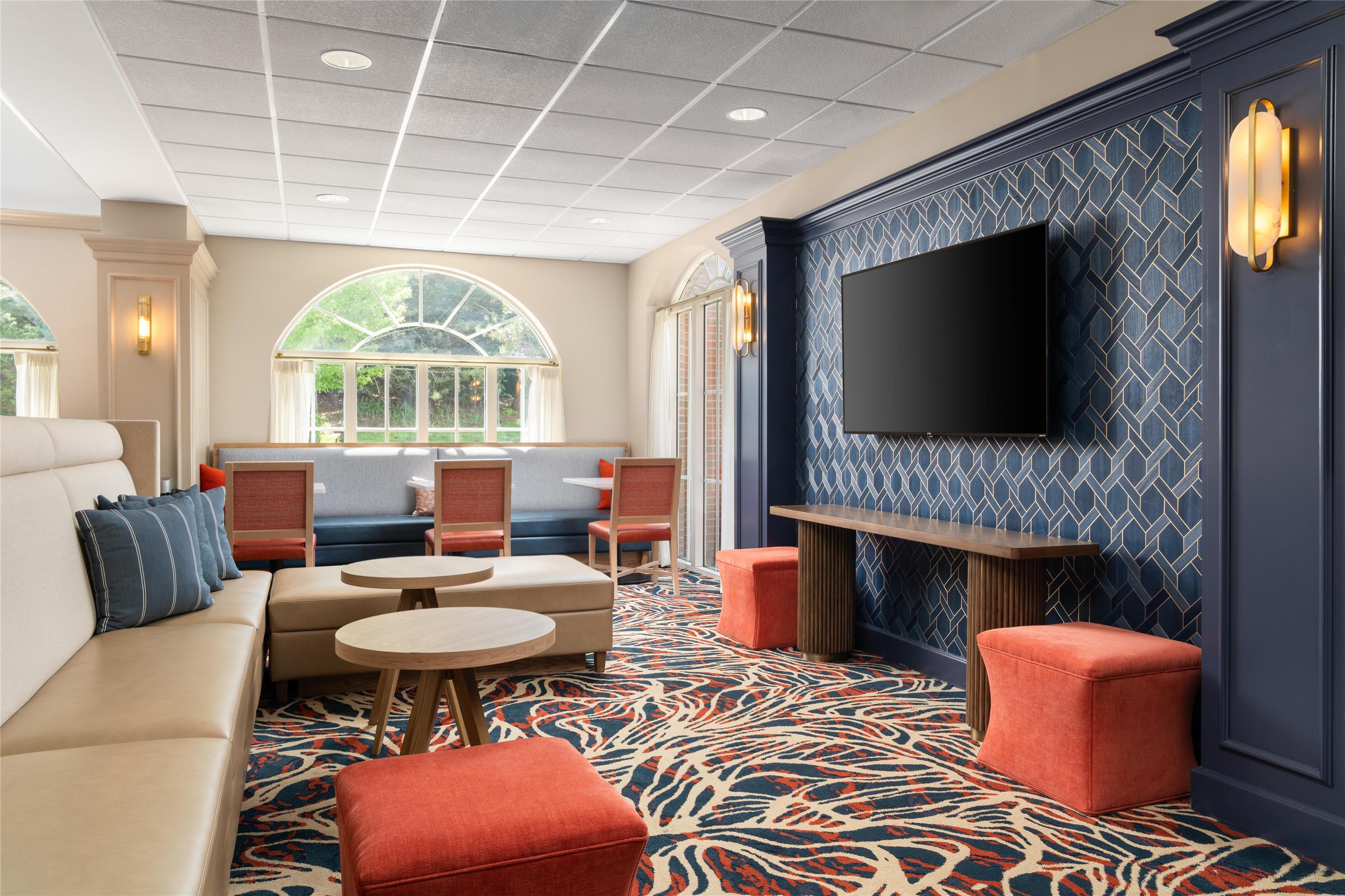 Lobby | Hampton Inn & Suites Newport/Middletown