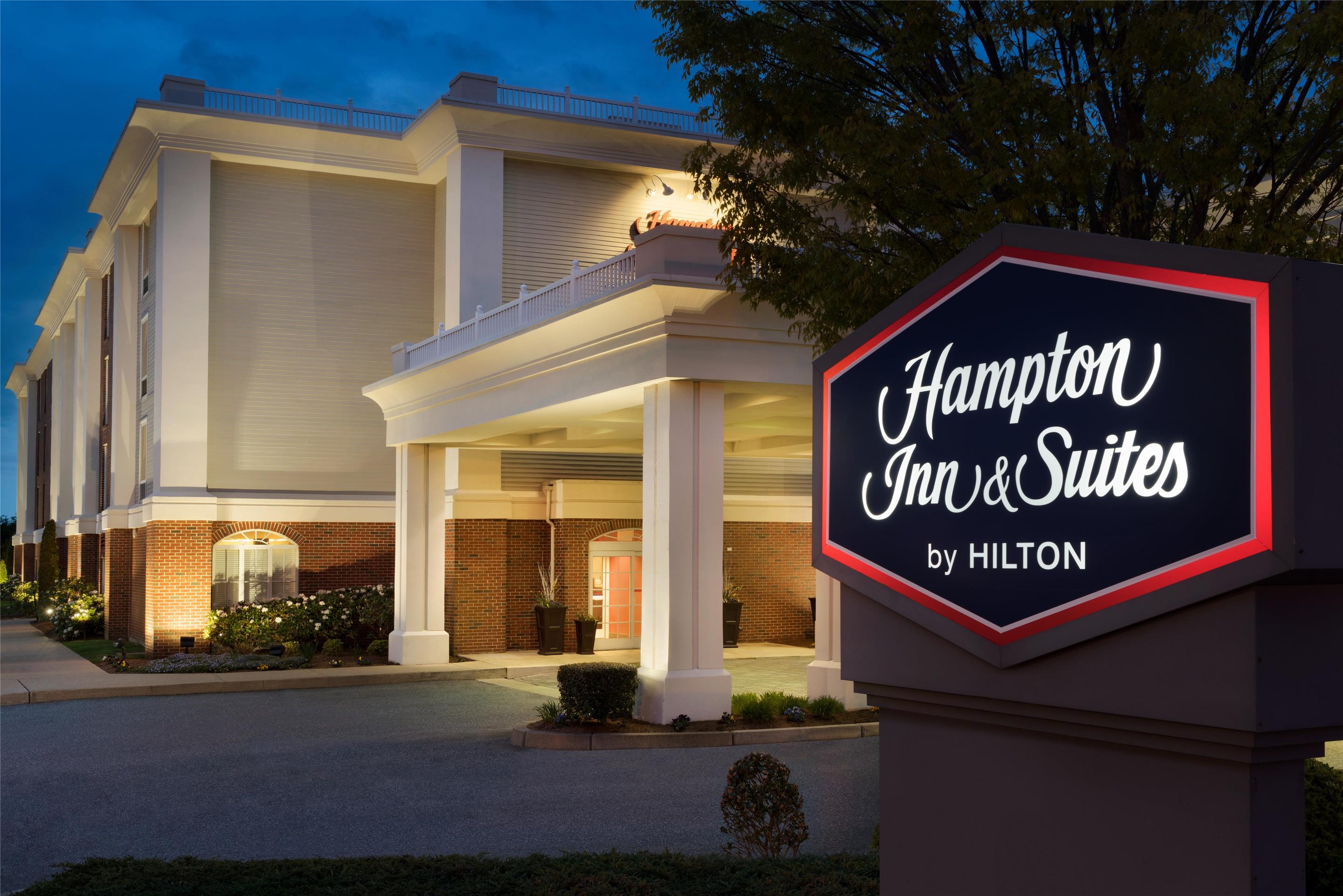 Exterior | Hampton Inn & Suites Newport/Middletown