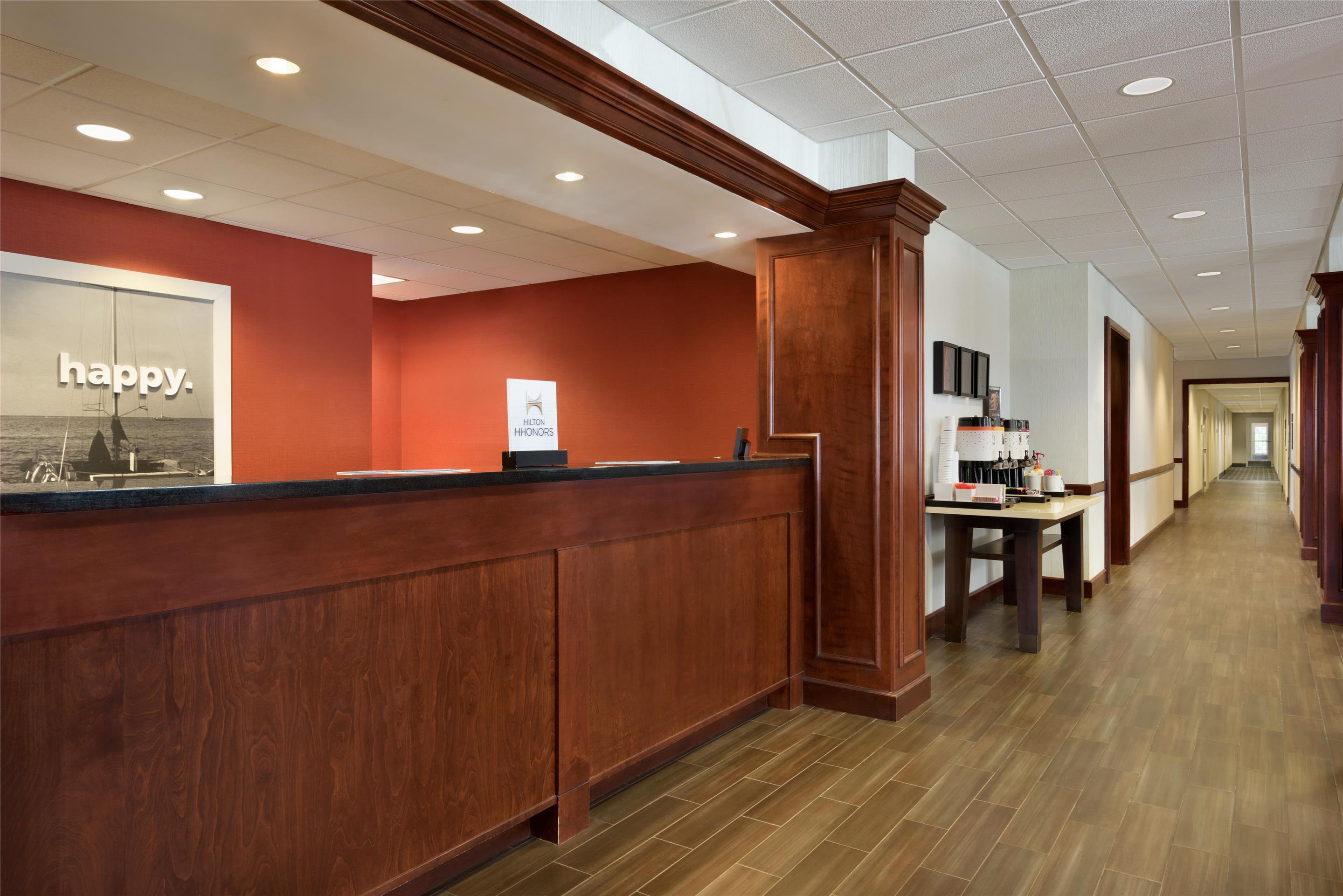 Reception | Hampton Inn & Suites Newport/Middletown