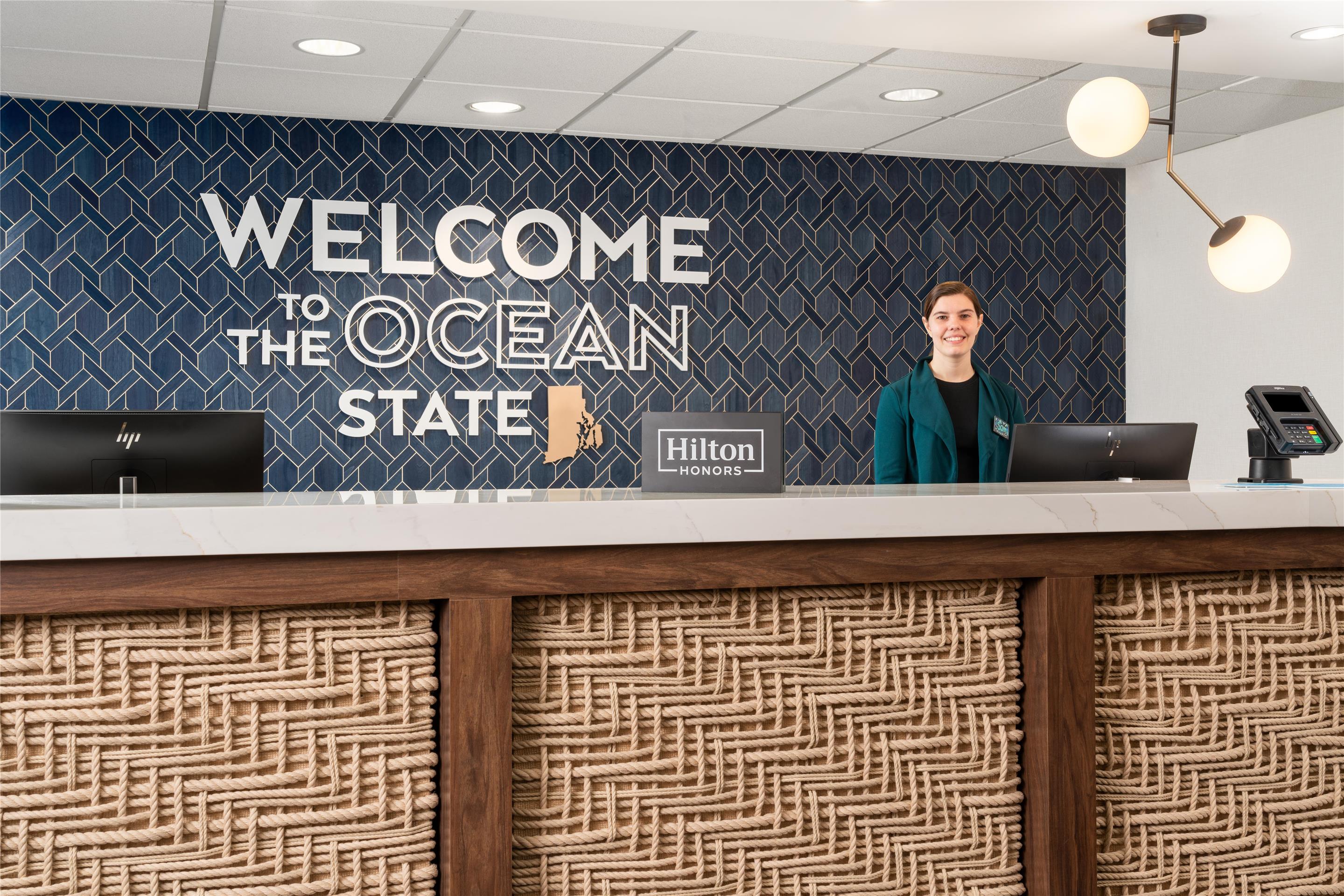 Reception | Hampton Inn & Suites Newport/Middletown