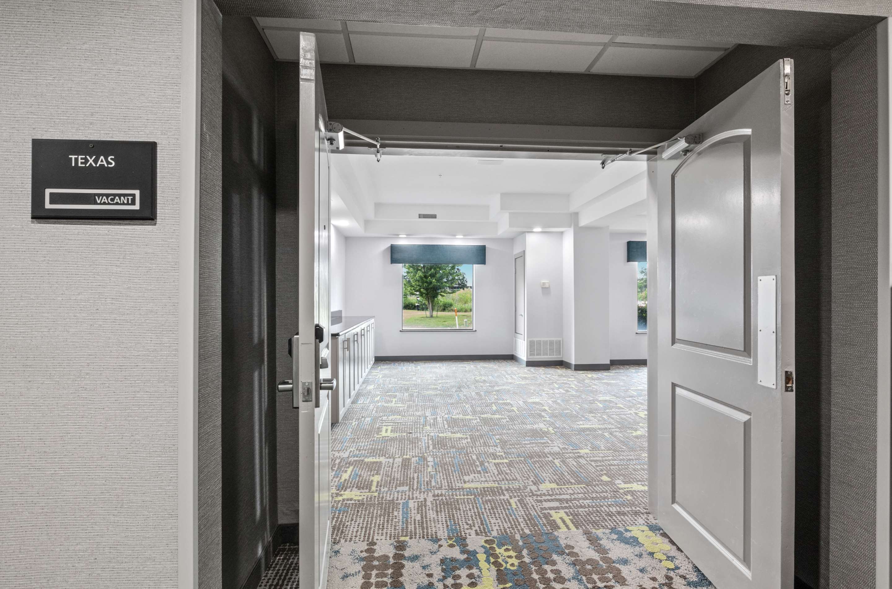 Meeting Room | Hampton Inn & Suites Mount Pleasant