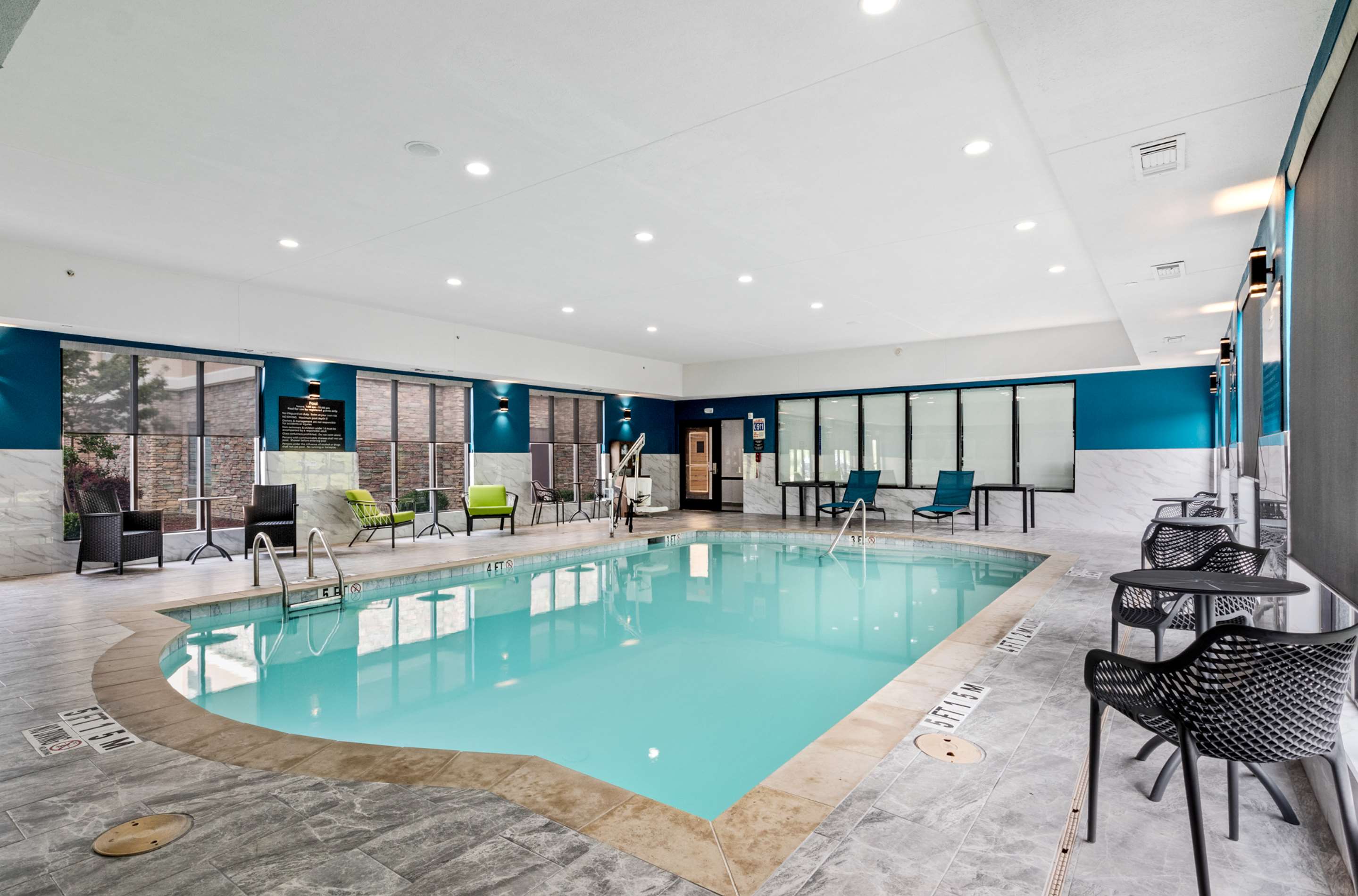 Pool | Hampton Inn & Suites Mount Pleasant