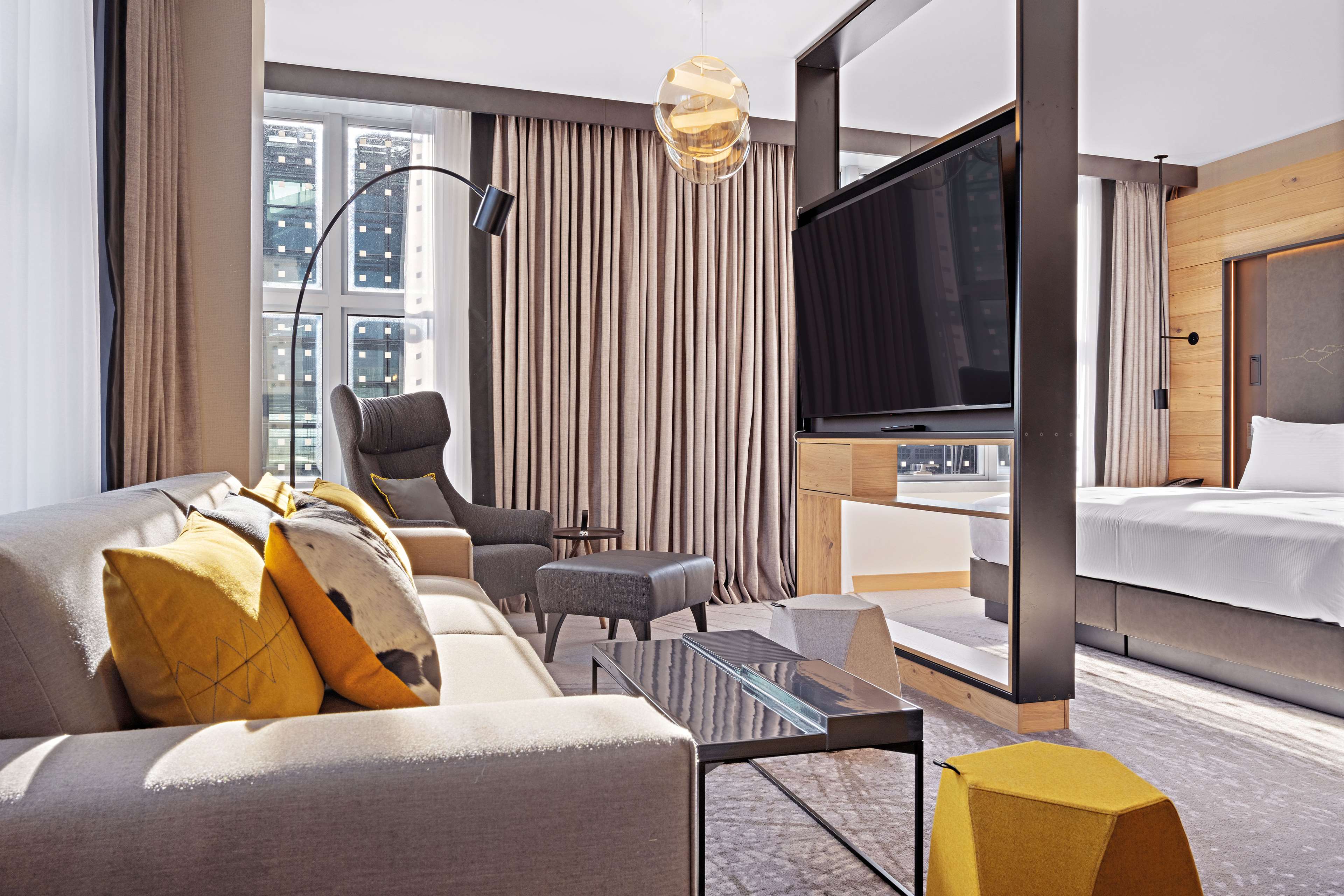 Hilton Munich Airport Room Type - KING EXECUTIVE SUITE
