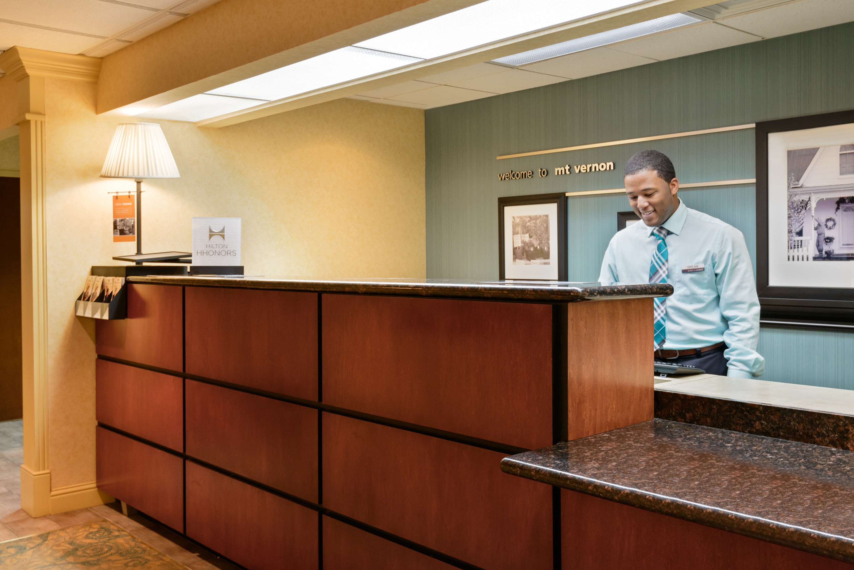 Reception | Hampton Inn Mt. Vernon