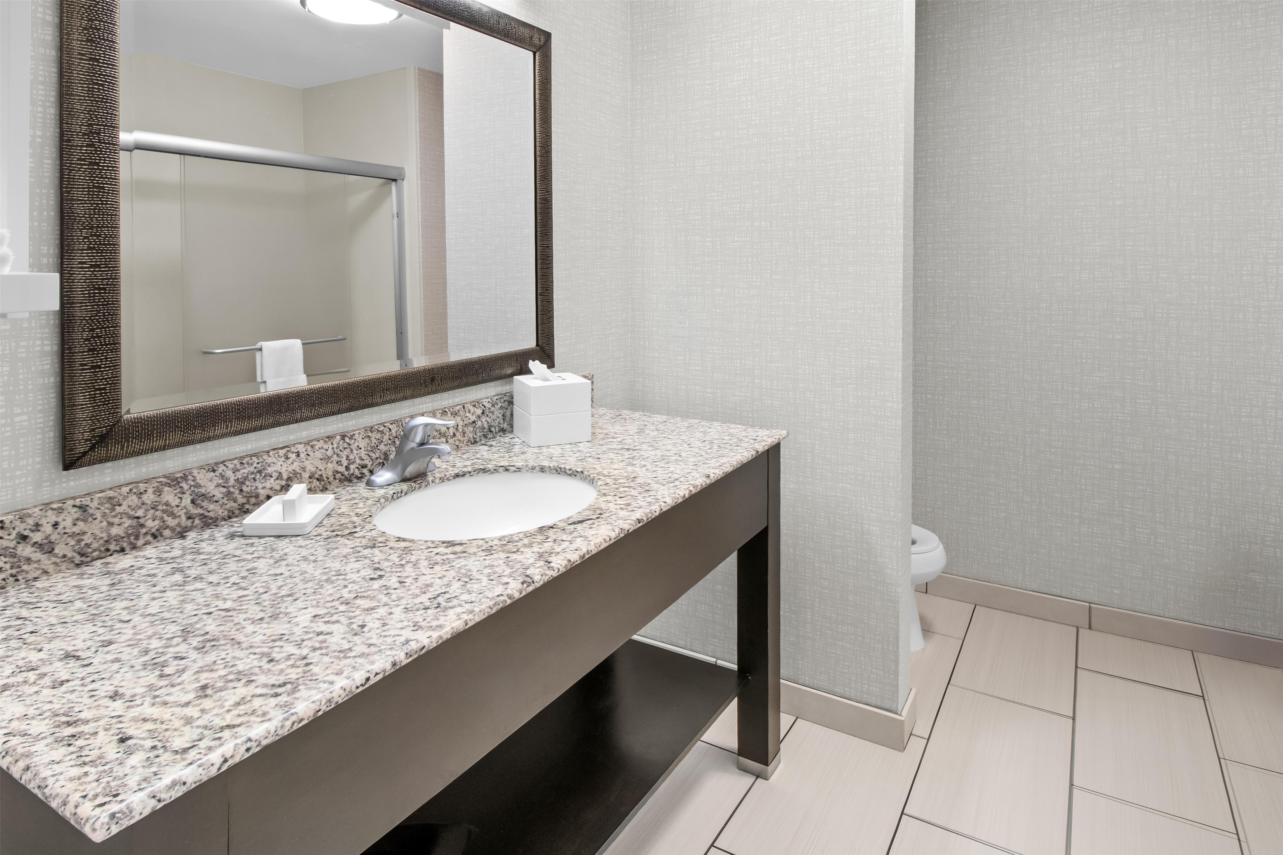 Guest room bath
