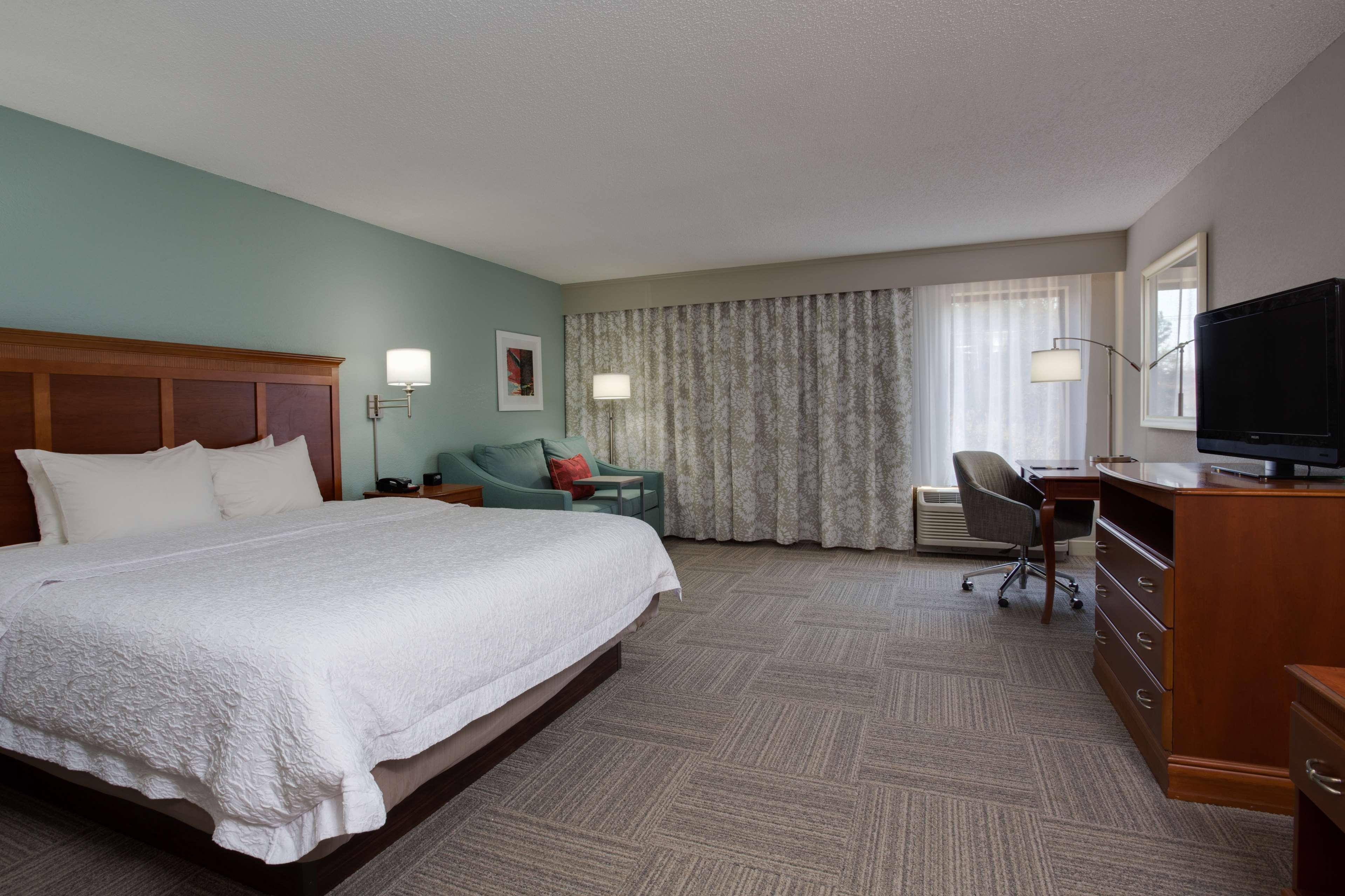 Hampton Inn Harbourgate Room Type - 1 KING ACC W/TUB NON SMOK