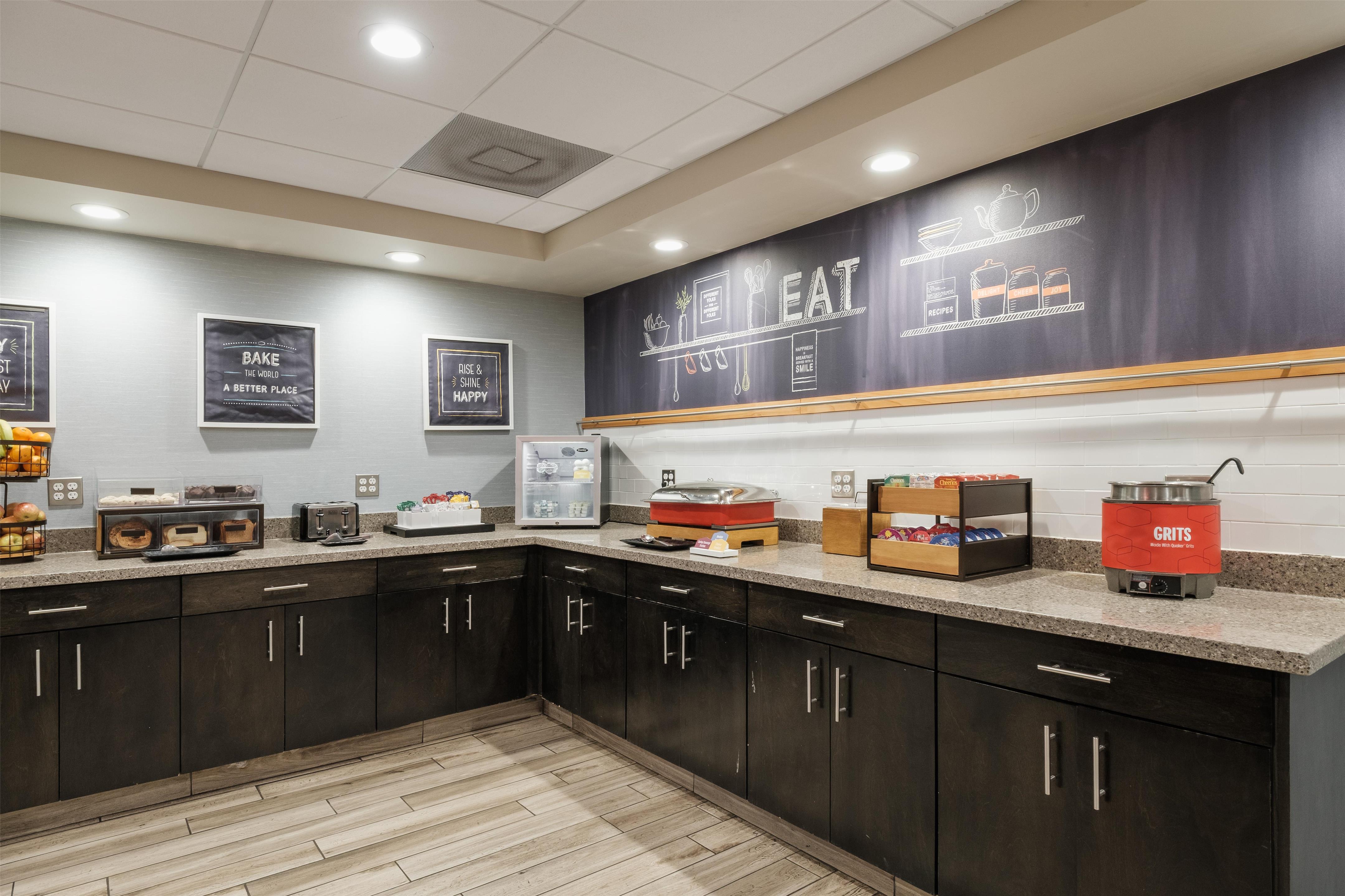 Breakfast Area | Hampton Inn North Myrtle Beach-Harbourgate