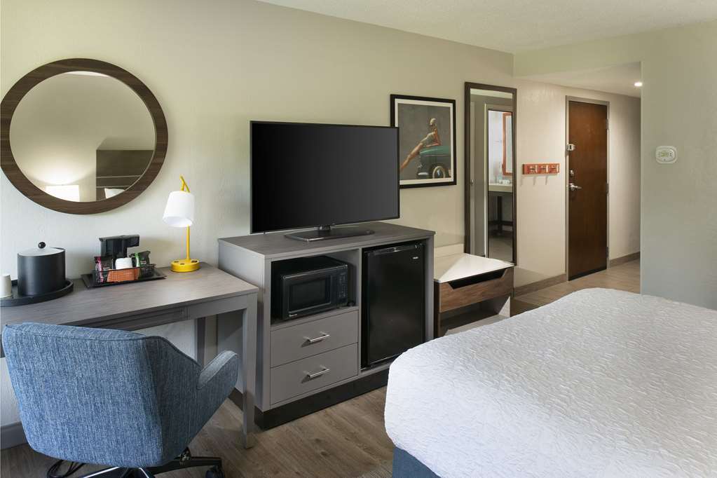 Hampton Inn Northwood - Tap to explore photos