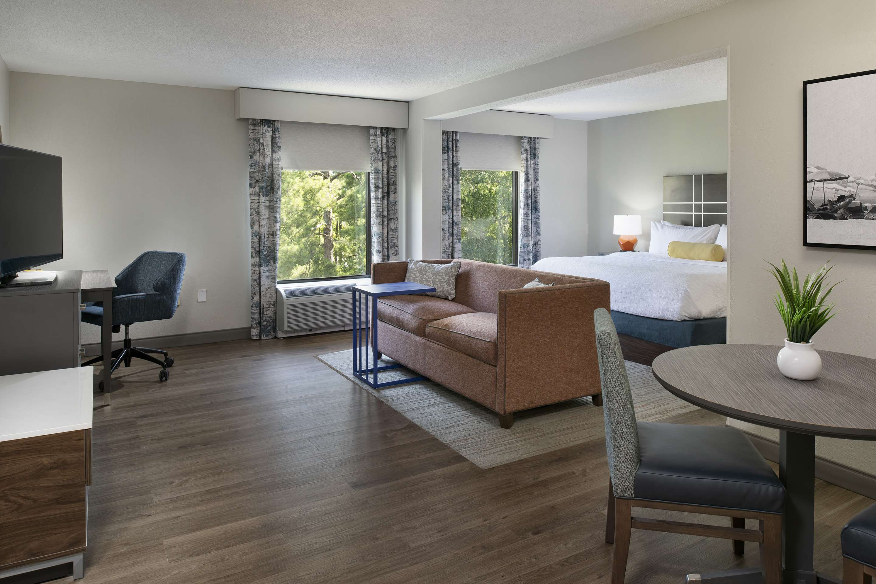 Guest room