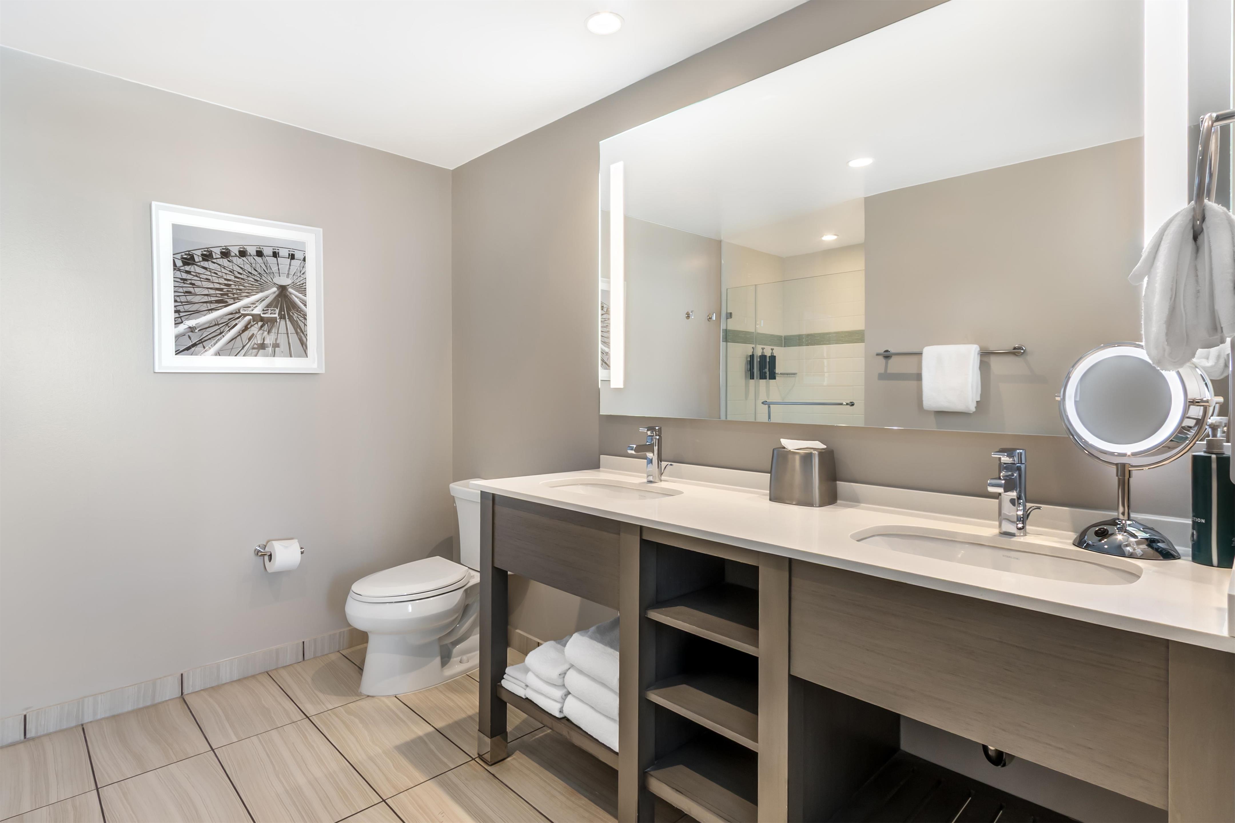 Guest room bath