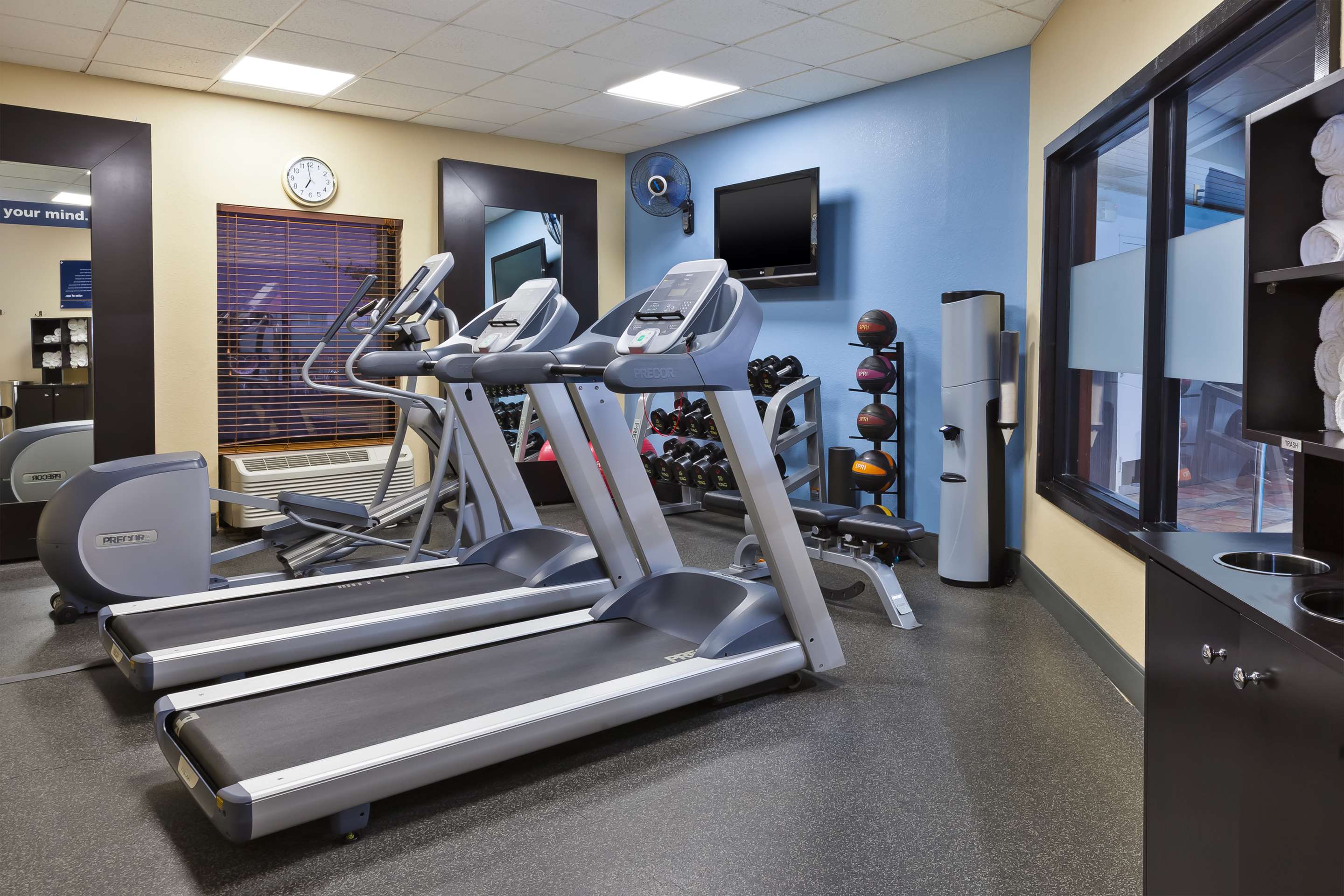 Health club fitness center gym | Hampton Inn Marysville