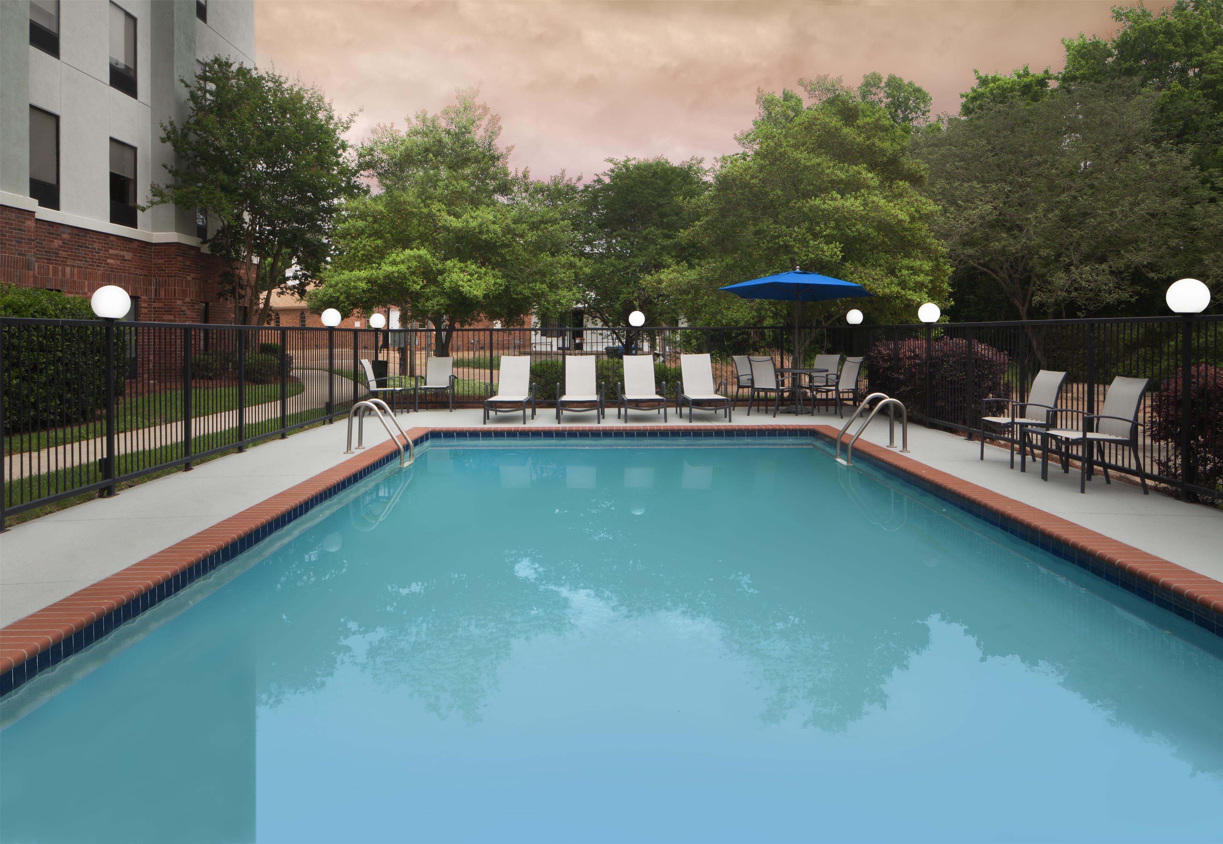 Pool | Hampton Inn & Suites Natchez