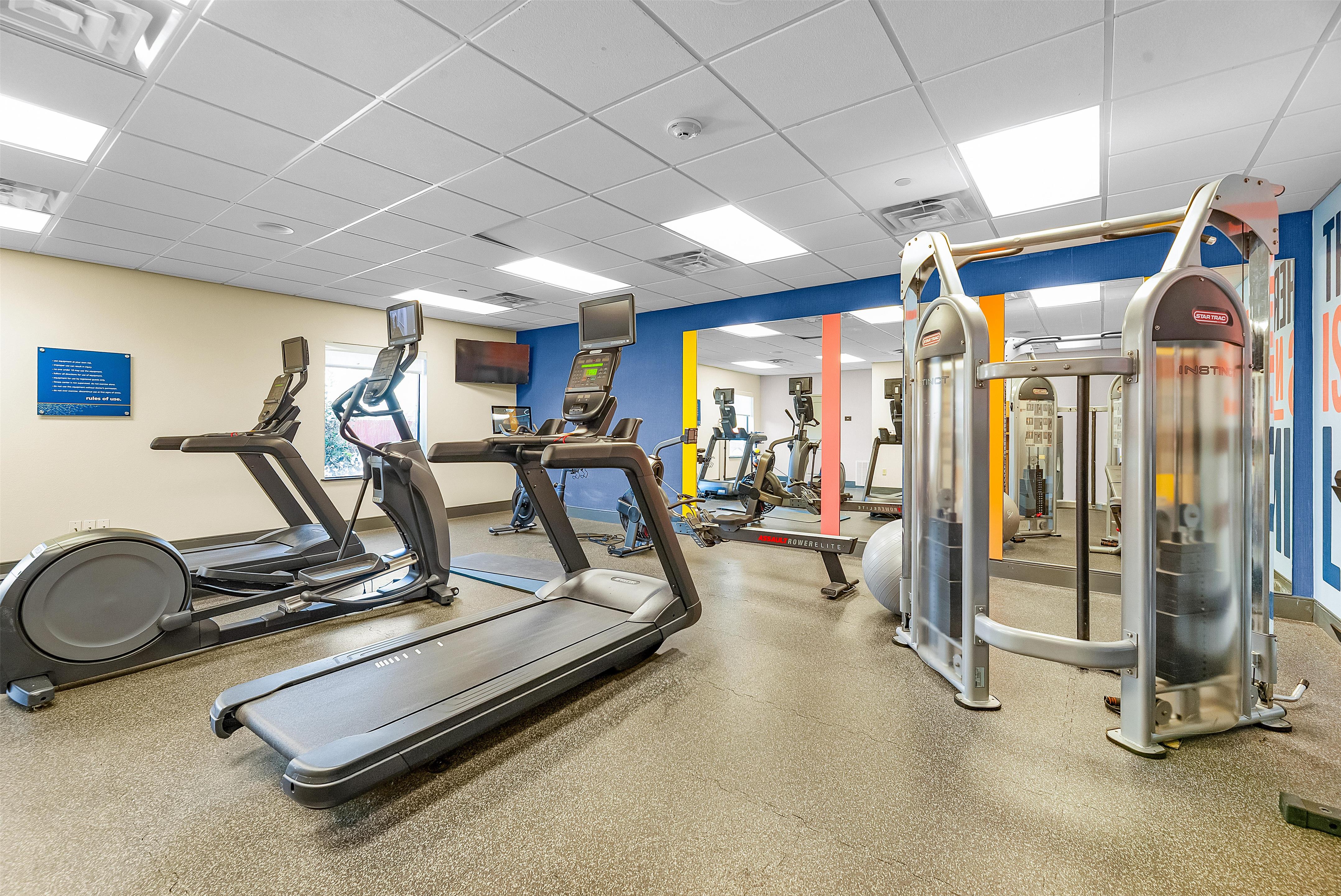 Health club fitness center gym | Hampton Inn & Suites New Braunfels