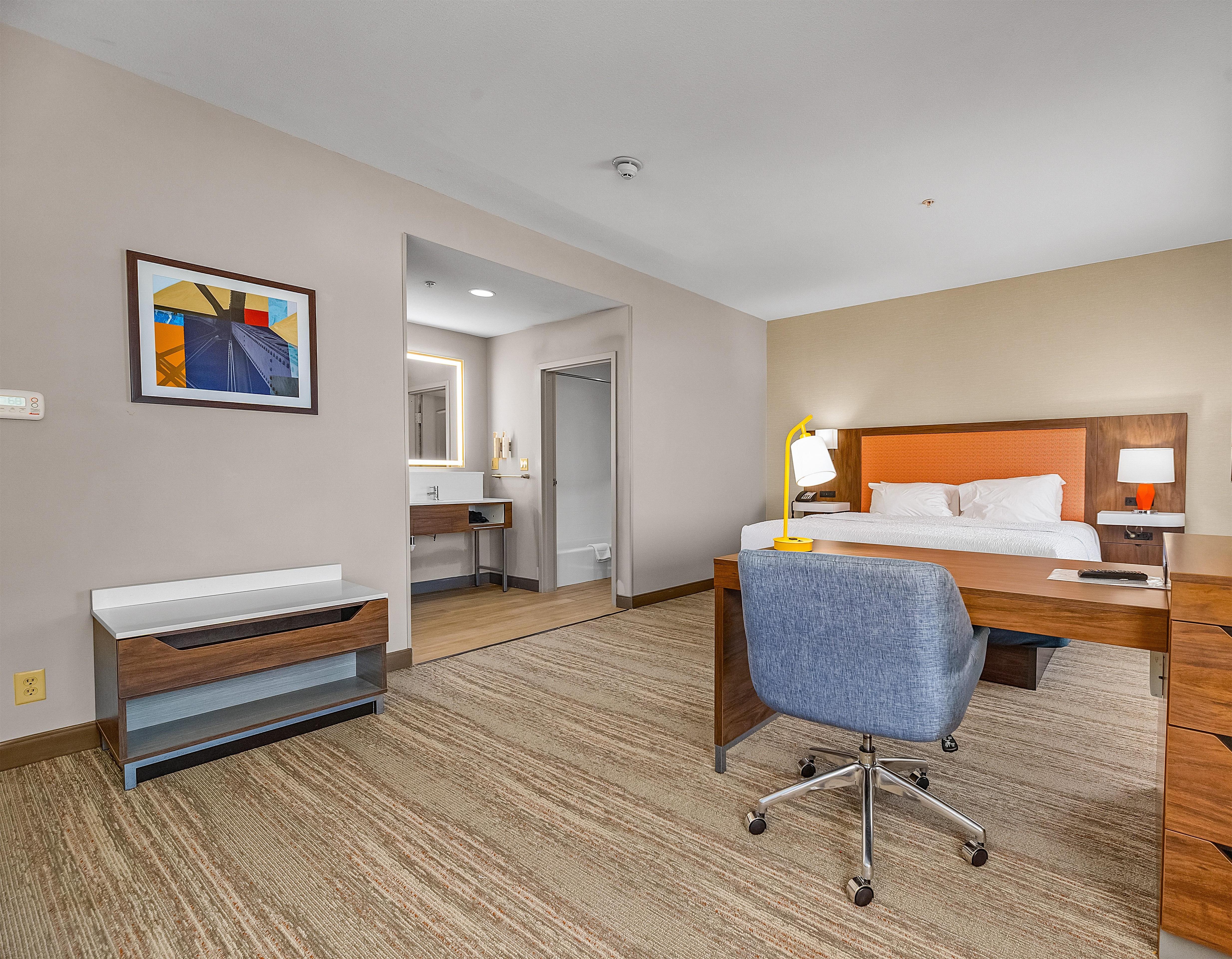 Hampton Inn & Suites New Braunfels, TX Room Type - 1 KNG STUDIO SUITE NONSMOK