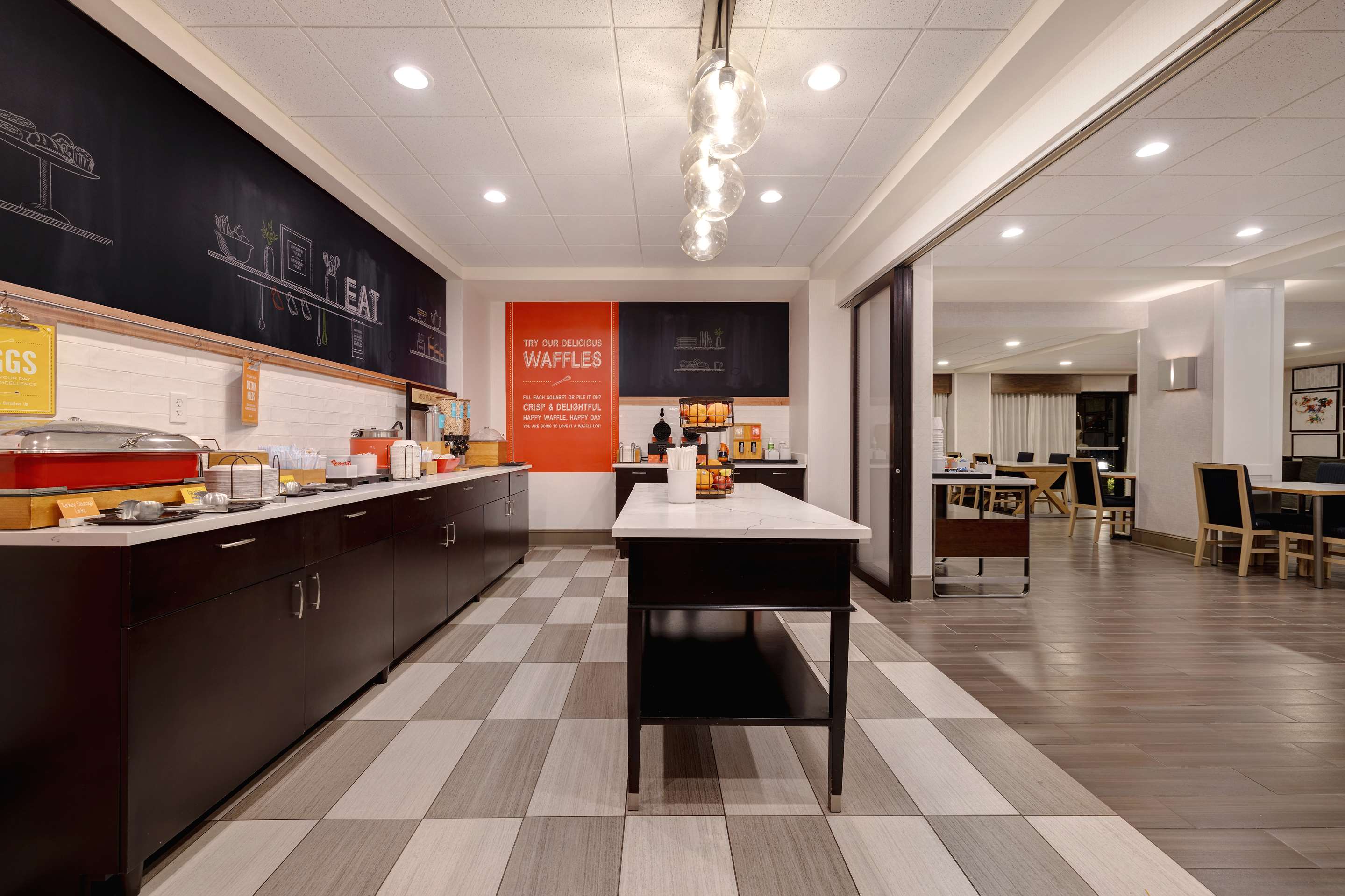 Breakfast Area | Hampton Inn Natchitoches
