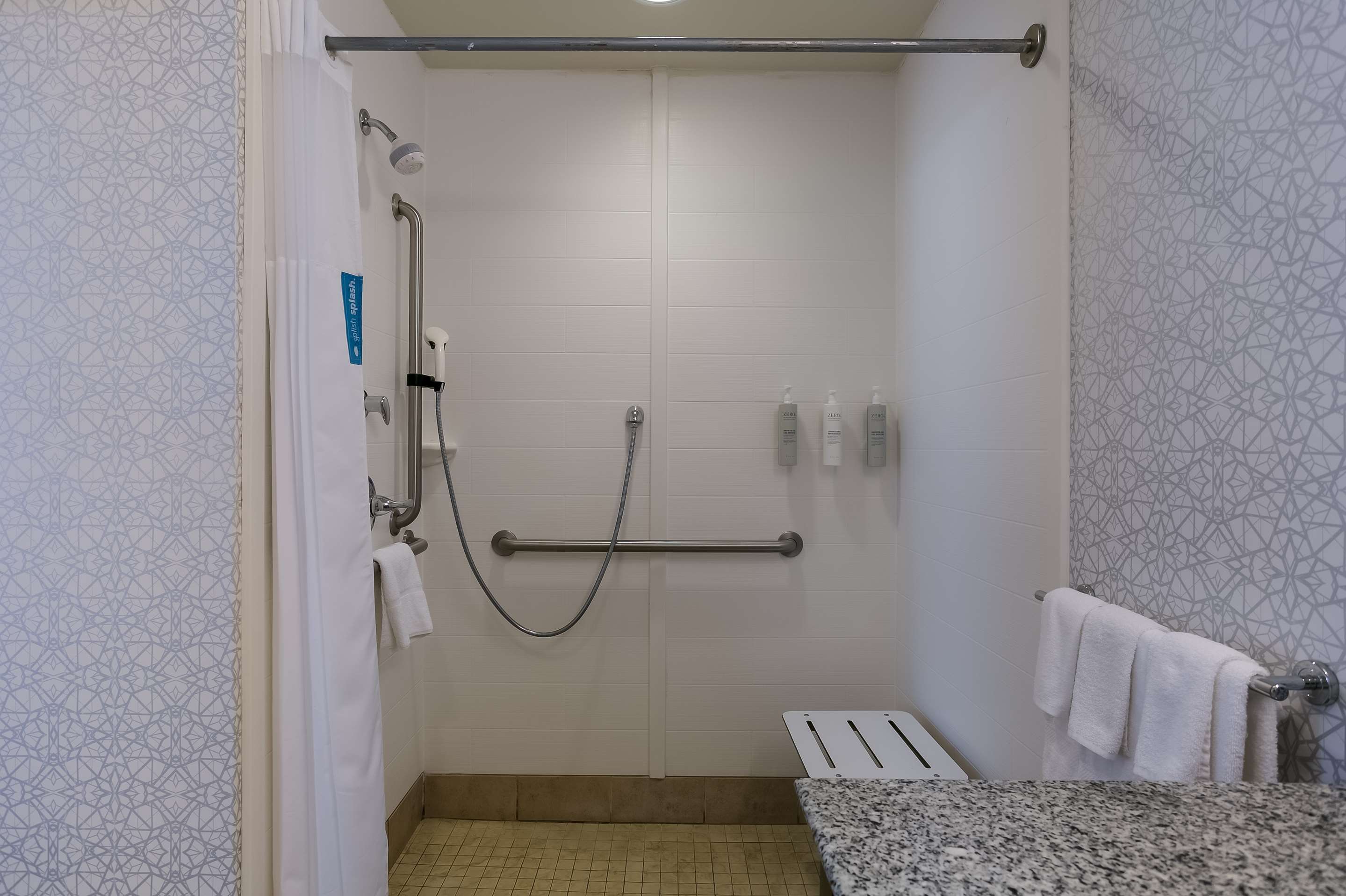 Guest room bath