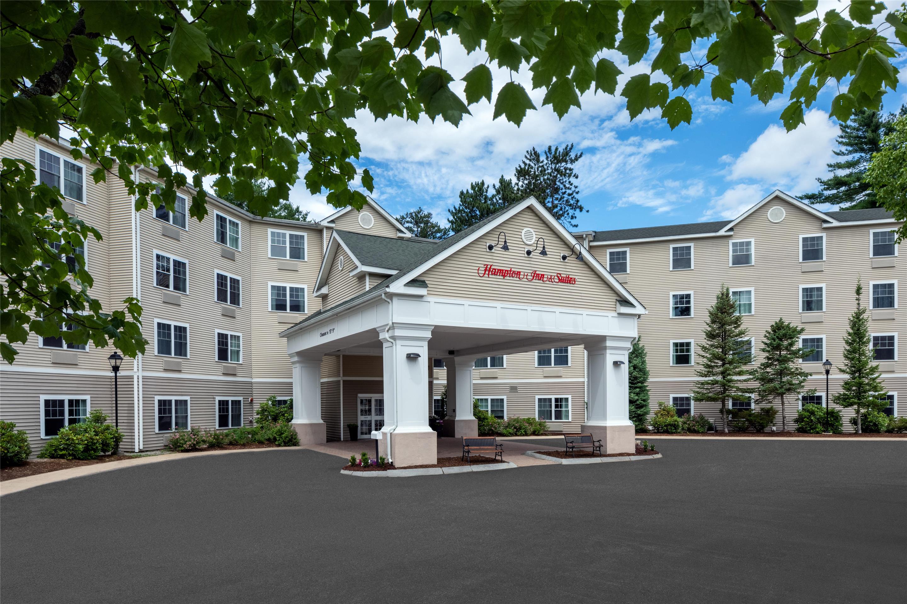 Exterior | Hampton Inn & Suites North Conway