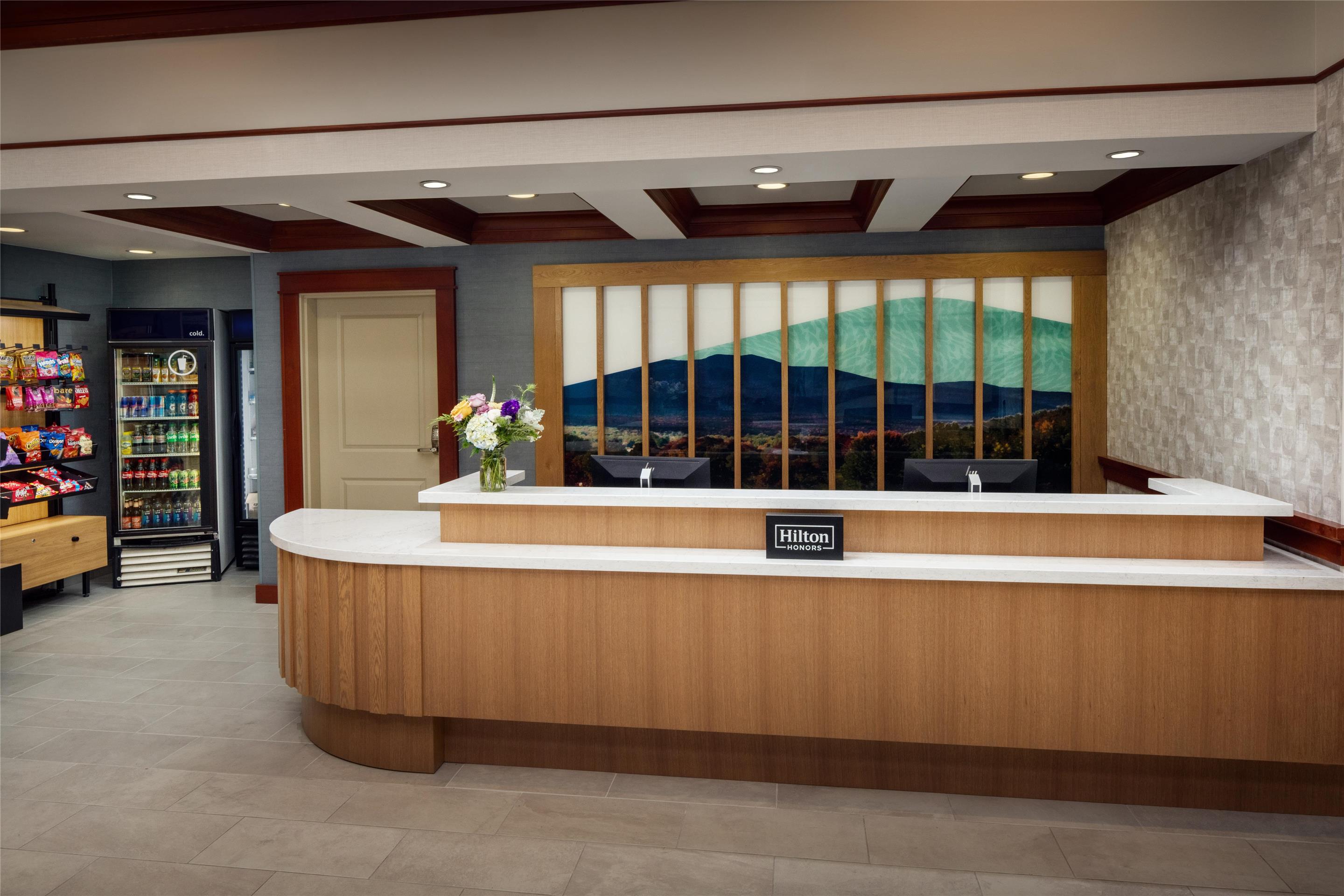 Reception | Hampton Inn & Suites North Conway