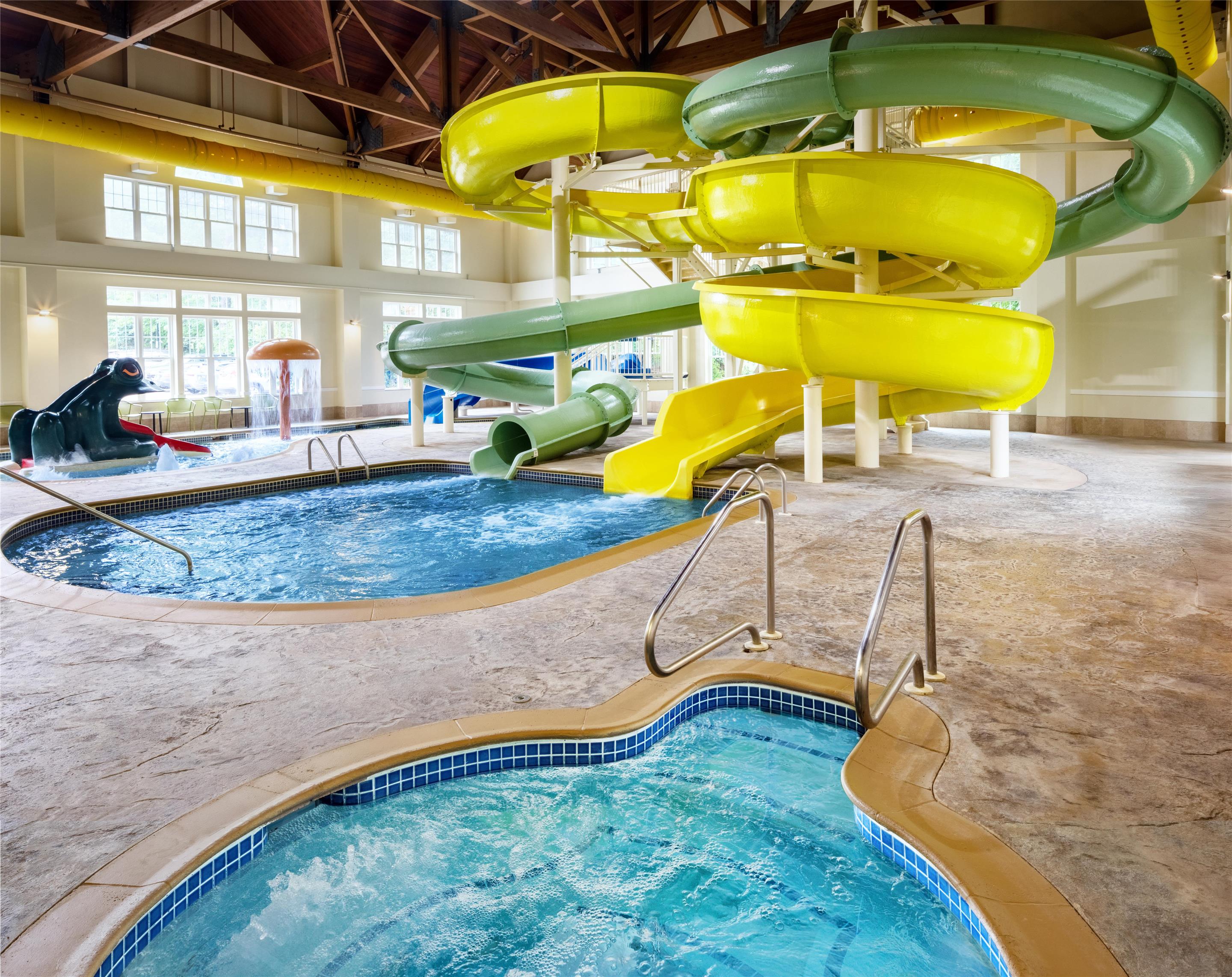 Pool | Hampton Inn & Suites North Conway