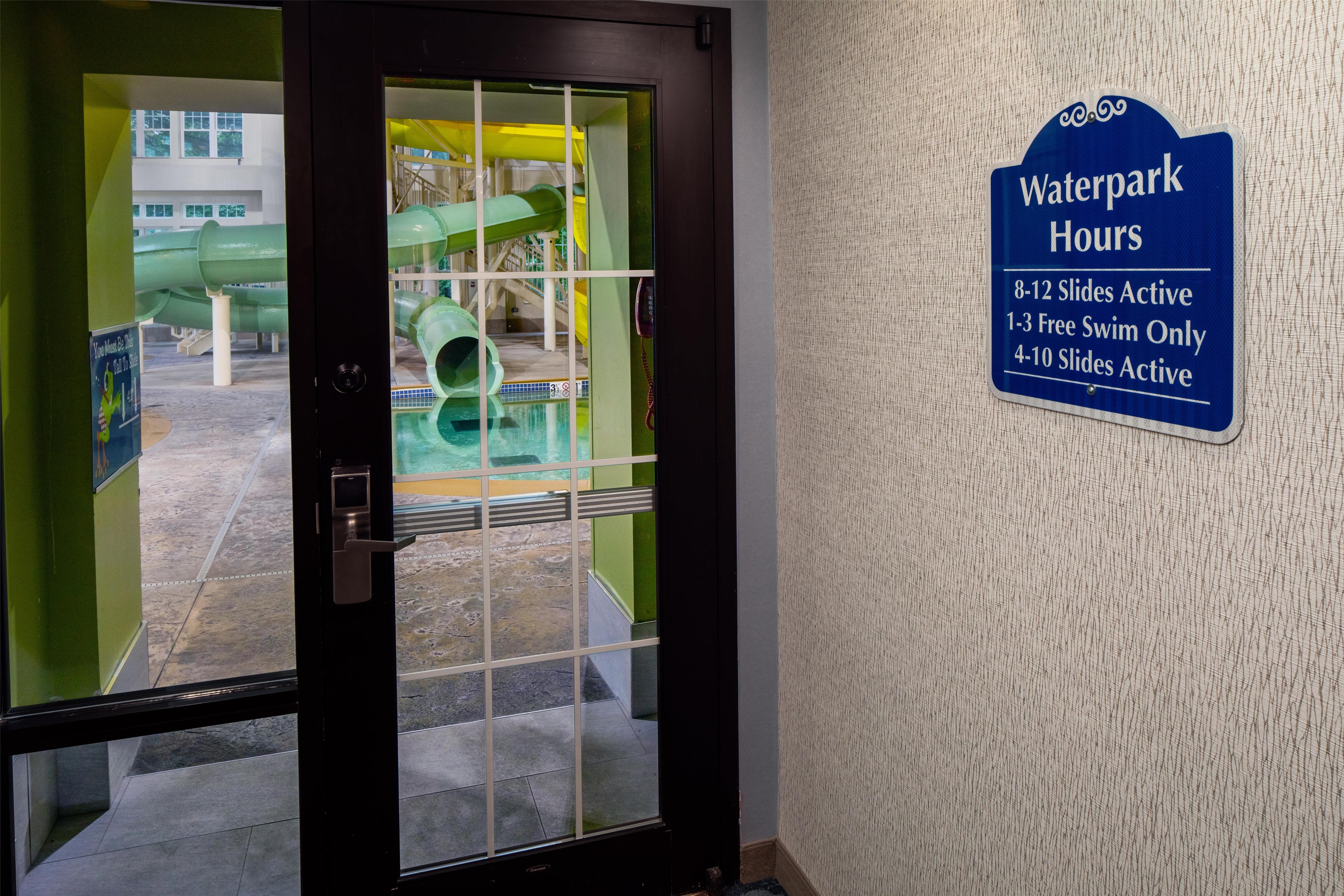 Pool | Hampton Inn & Suites North Conway