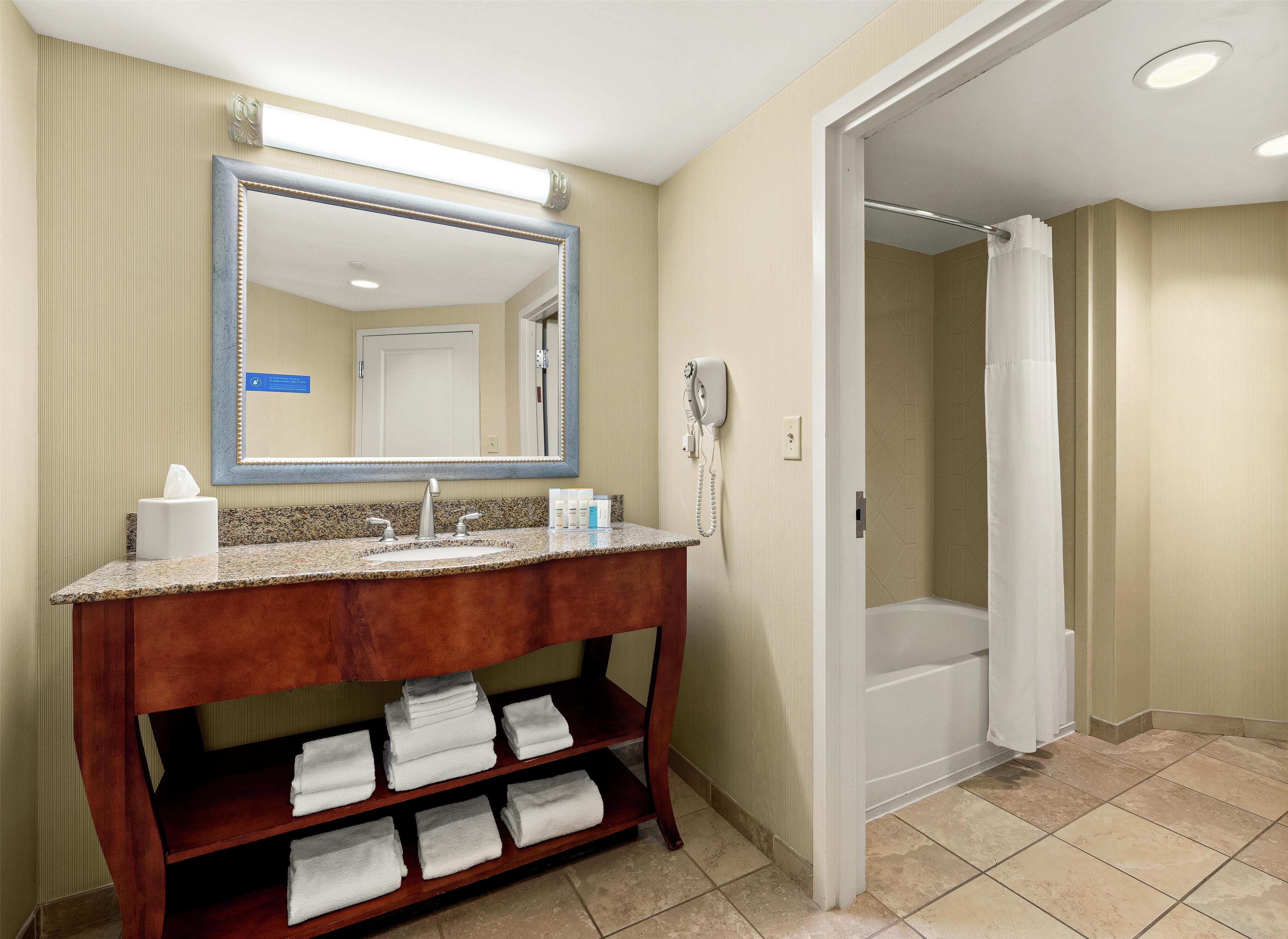 Guest room bath