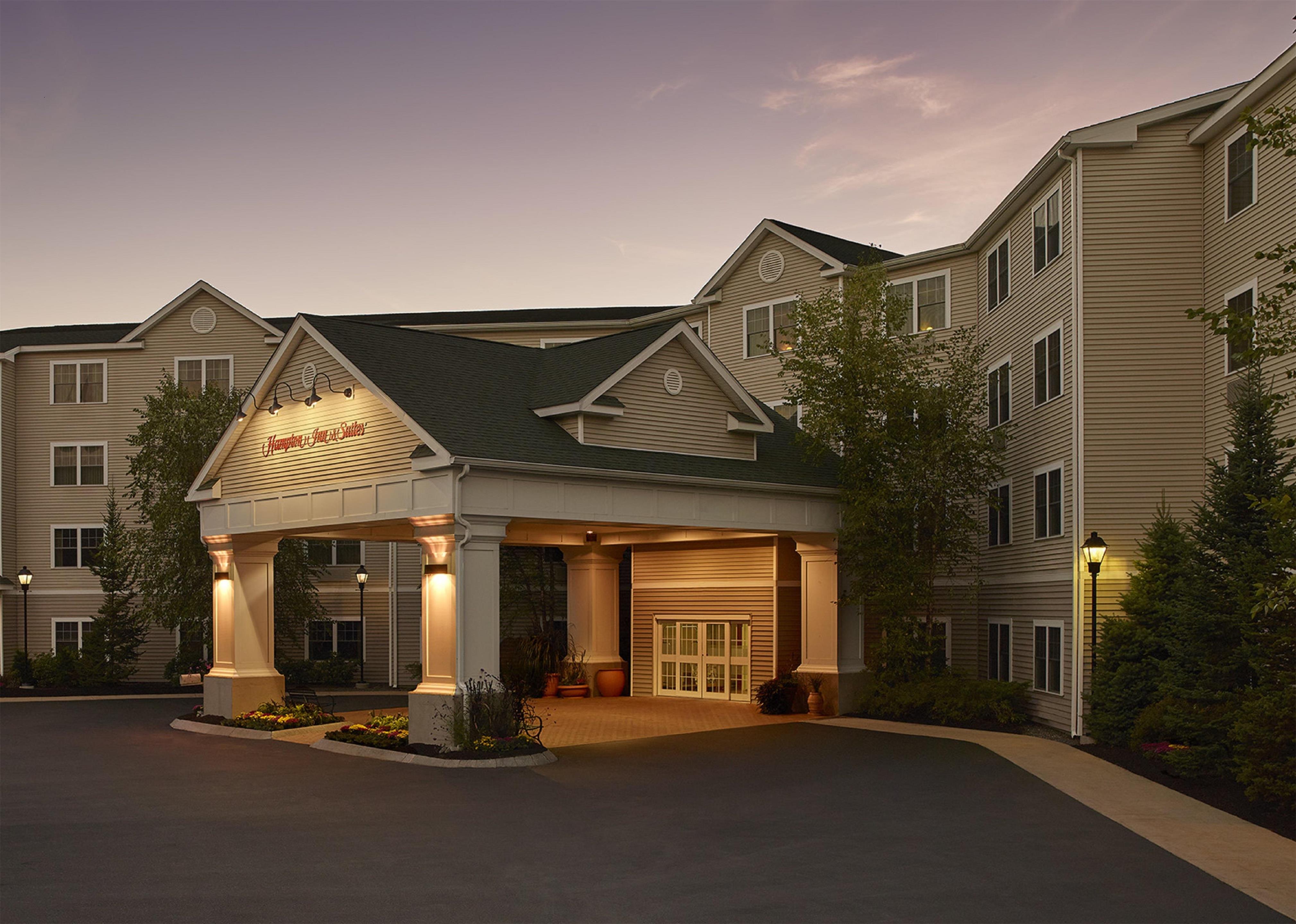 Exterior | Hampton Inn & Suites North Conway
