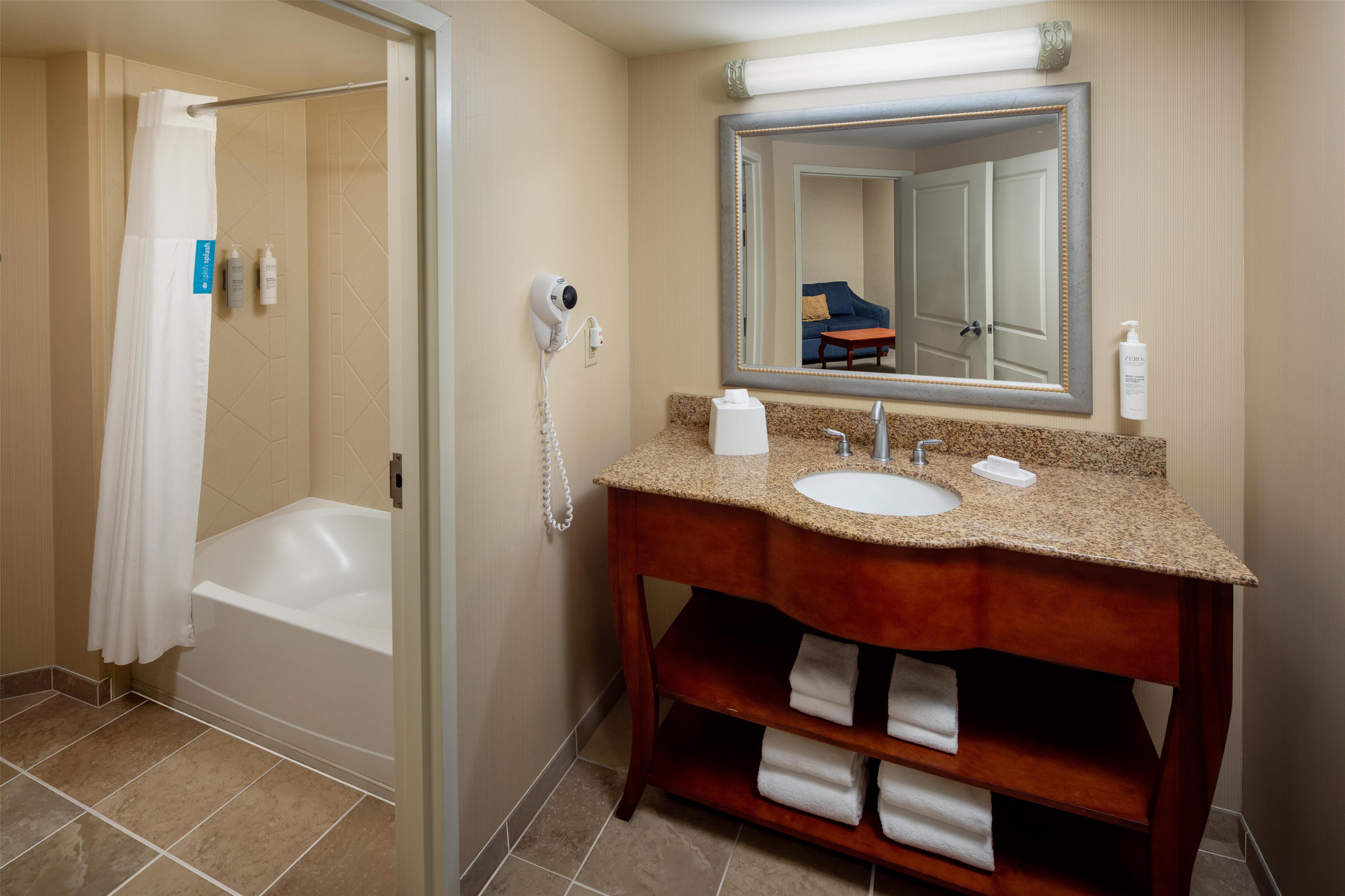 Guest room bath