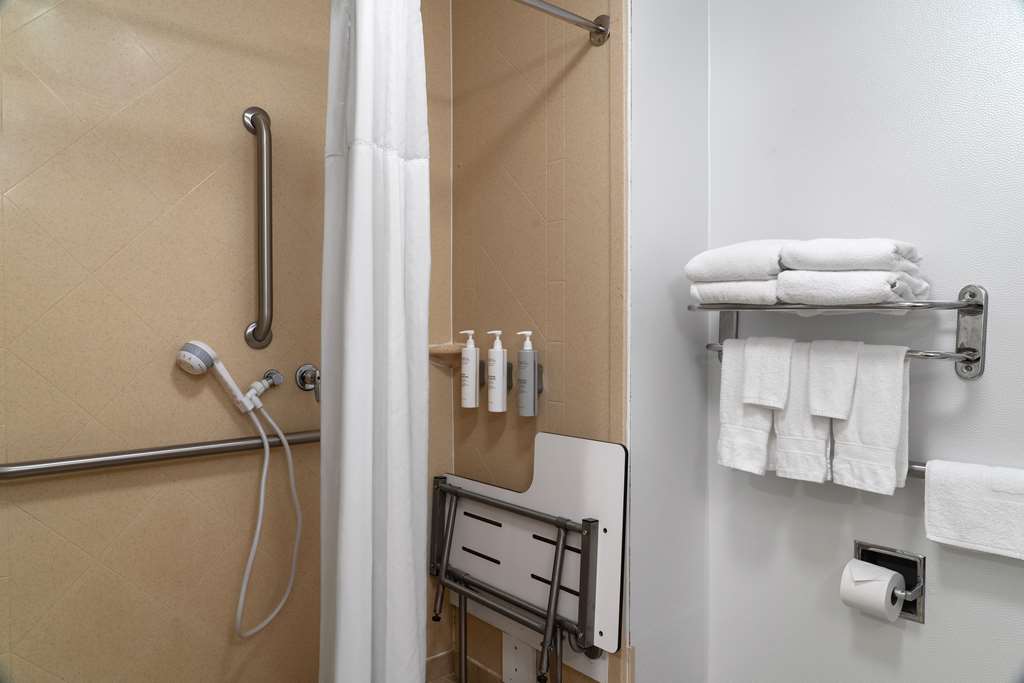 Hampton Inn South Kingstown - Newport Area-guestroom-Guest Room,Bathroom,On-Site.jpg