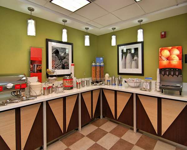 Restaurant - Hampton Inn & Suites Mountain View