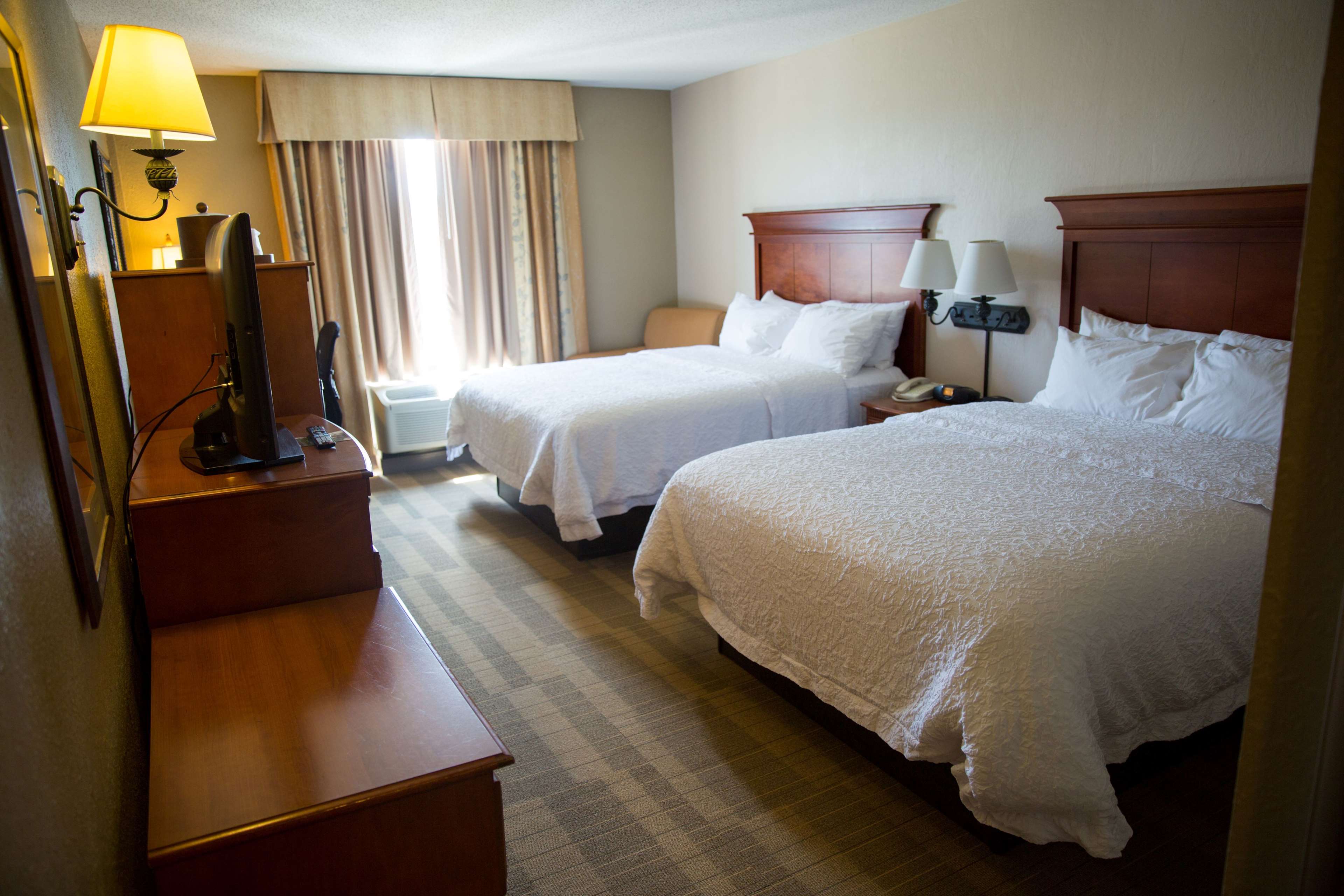 Hampton Inn & Suites by Hilton Grenada Room Type - 2 QUEEN BEDS NONSMOKING
