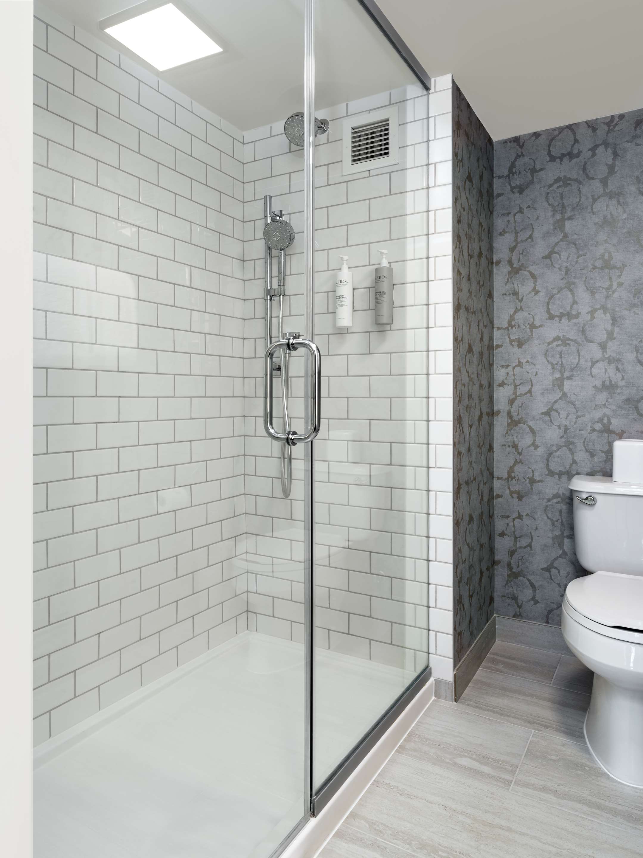 Guest room bath