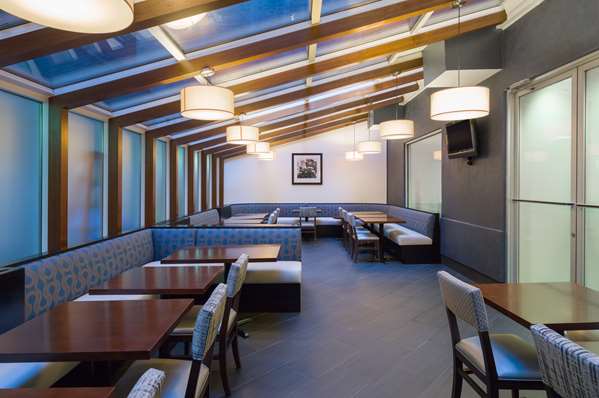 Amenities - Hampton Inn Chelsea New York