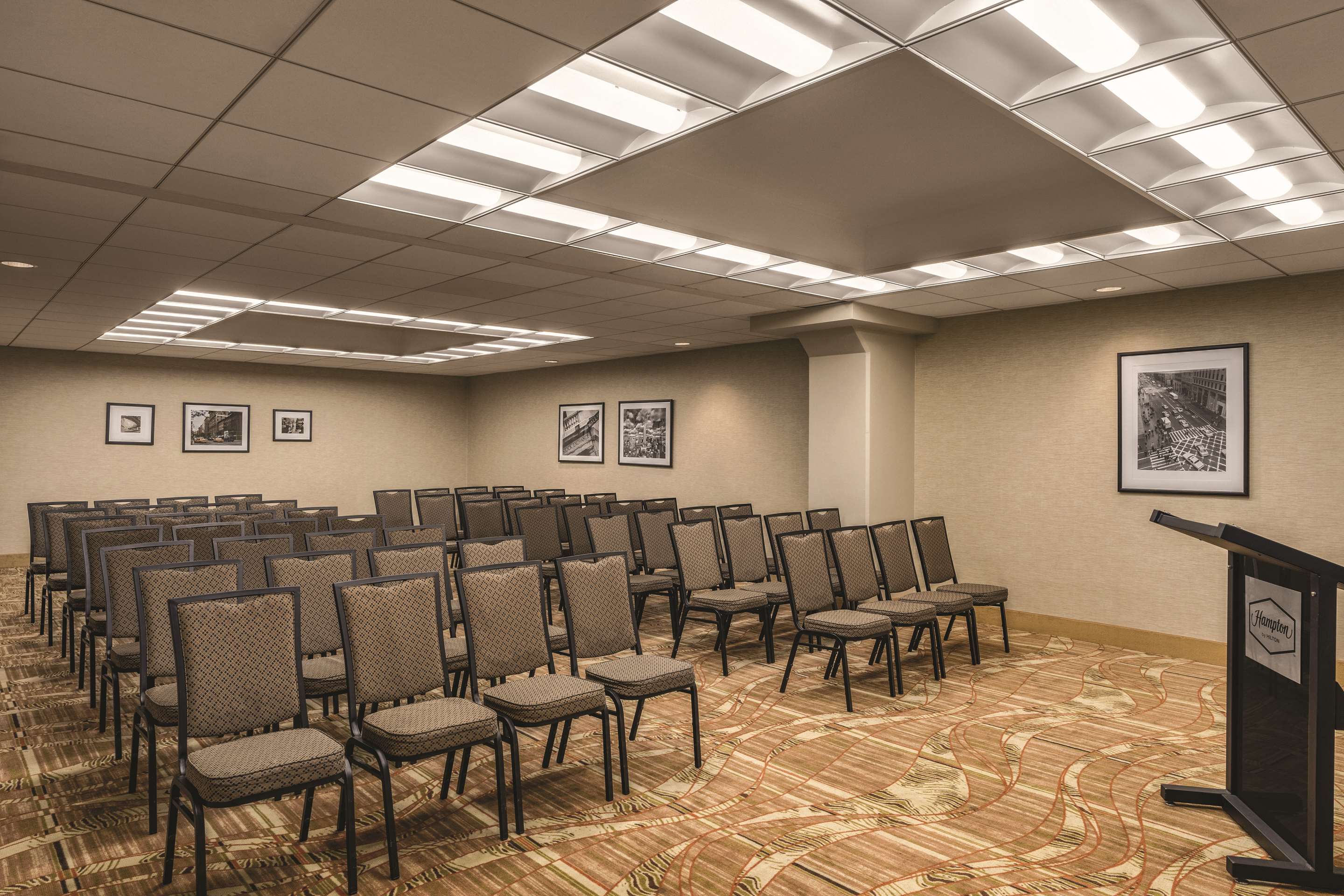 Meeting Room | Hampton Inn New York - LaGuardia Airport