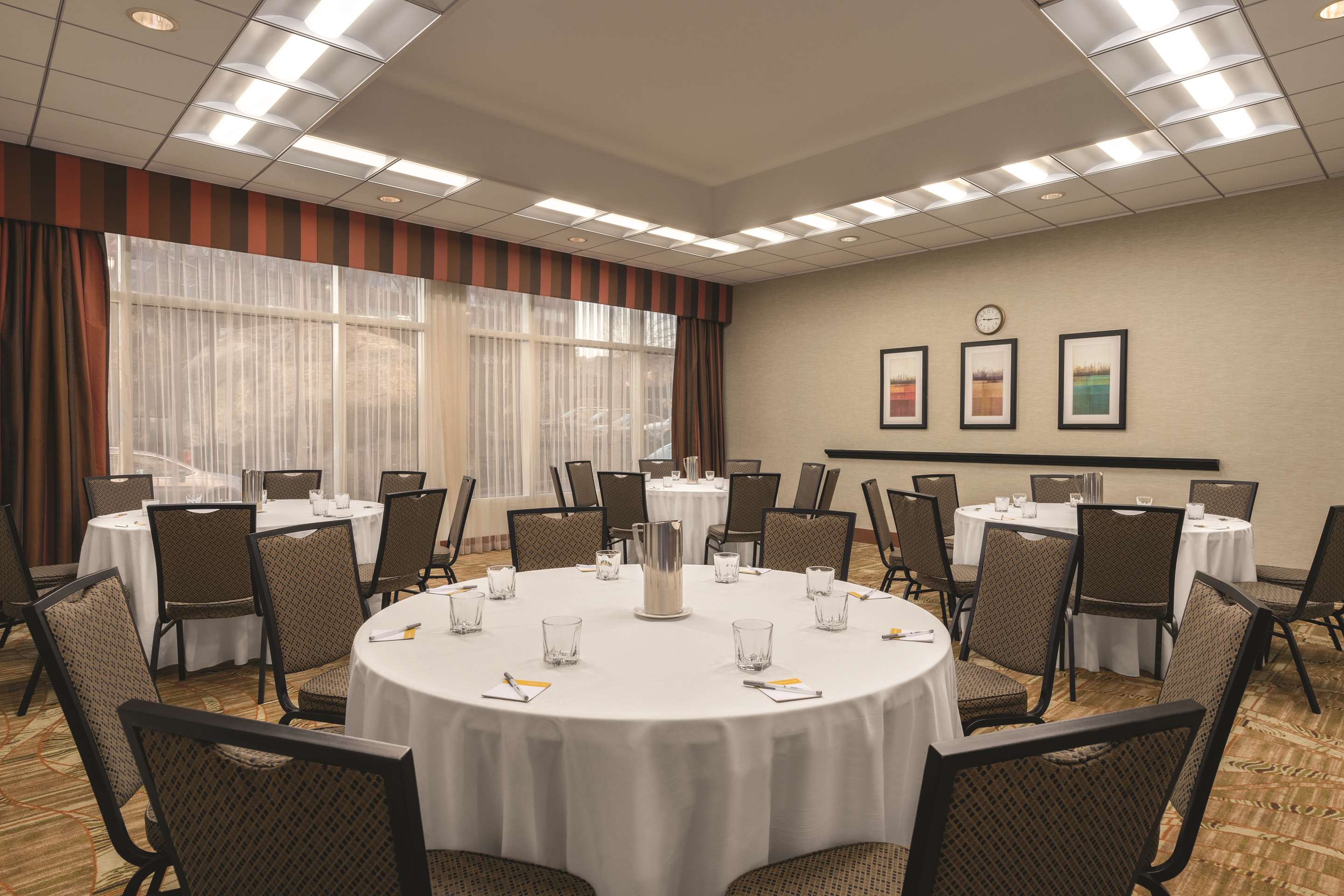 Meeting Room | Hampton Inn New York - LaGuardia Airport