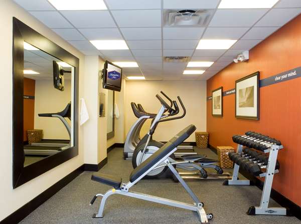 Fitness/ Exercise Room - Hampton Inn New York