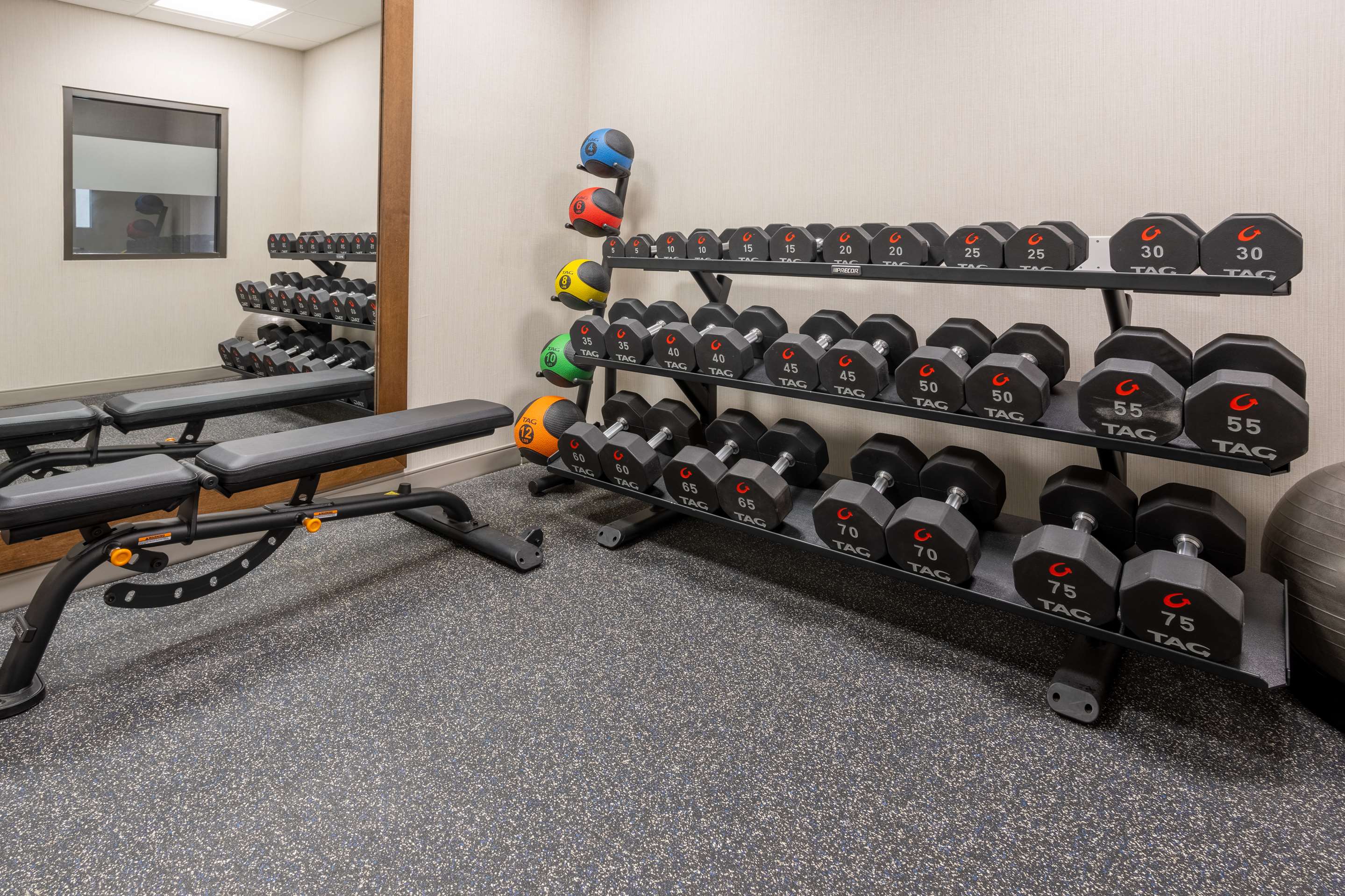 Health club fitness center gym | Hampton Inn Harriman Woodbury