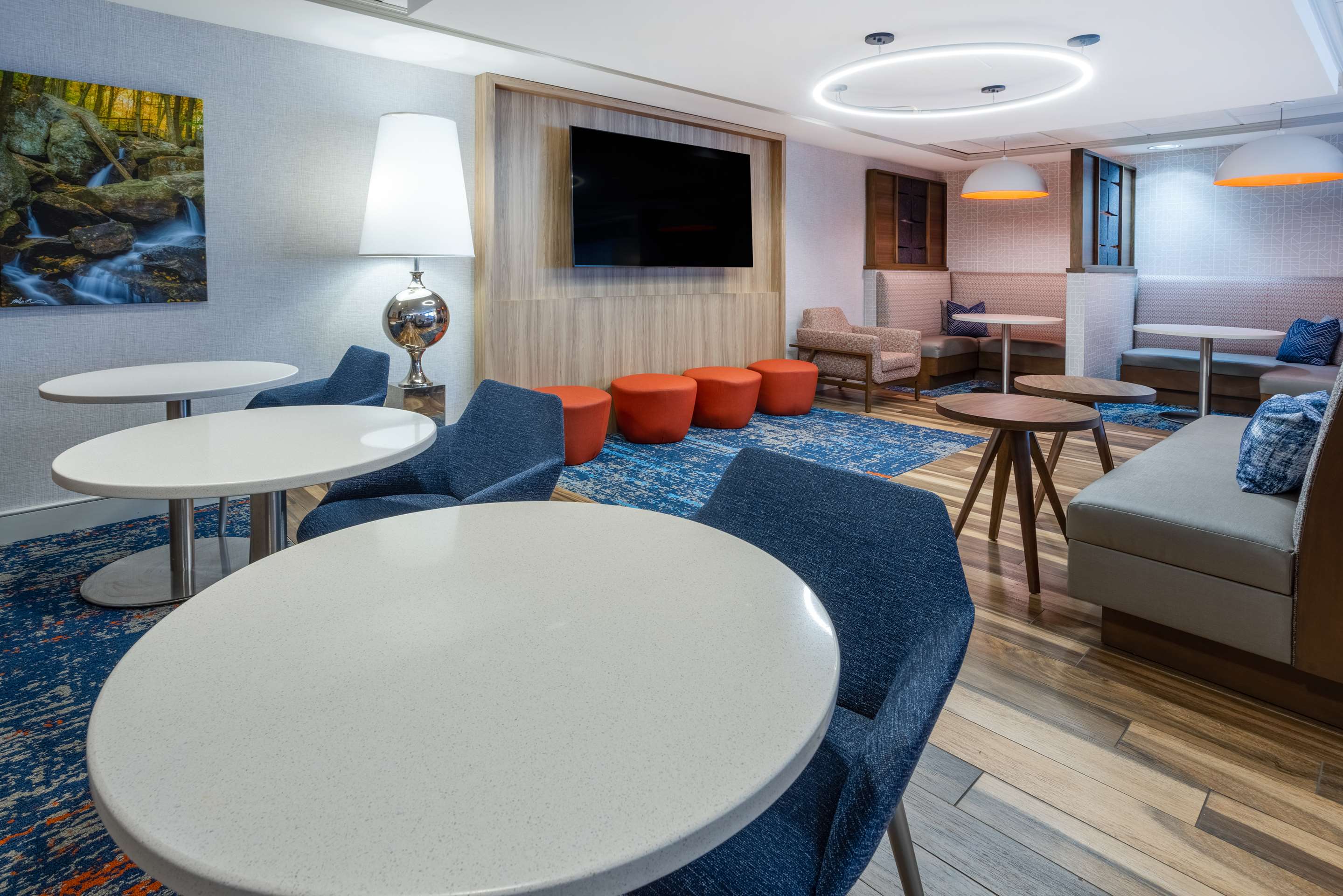 Breakfast Area | Hampton Inn Harriman Woodbury
