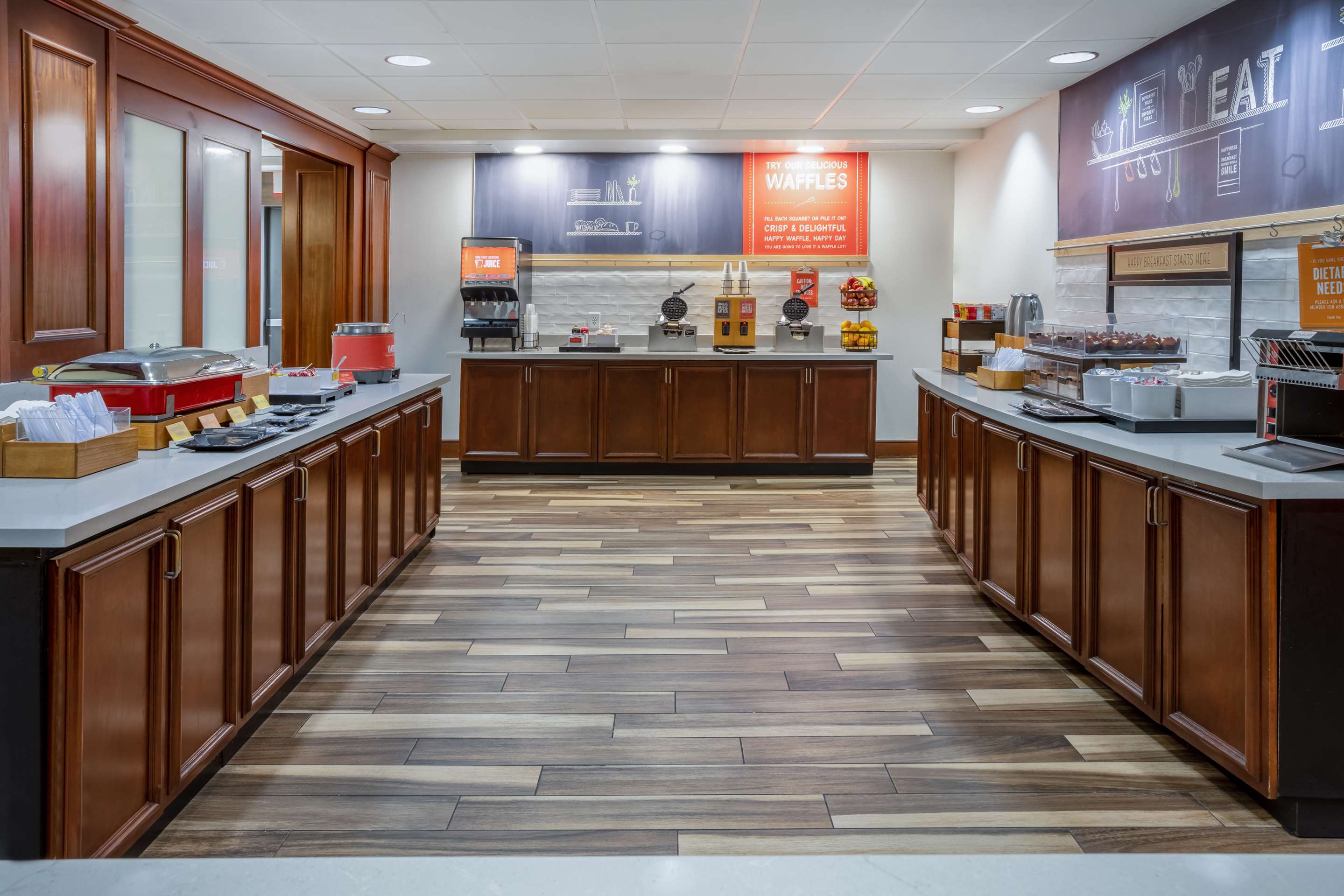 Breakfast Area | Hampton Inn Harriman Woodbury