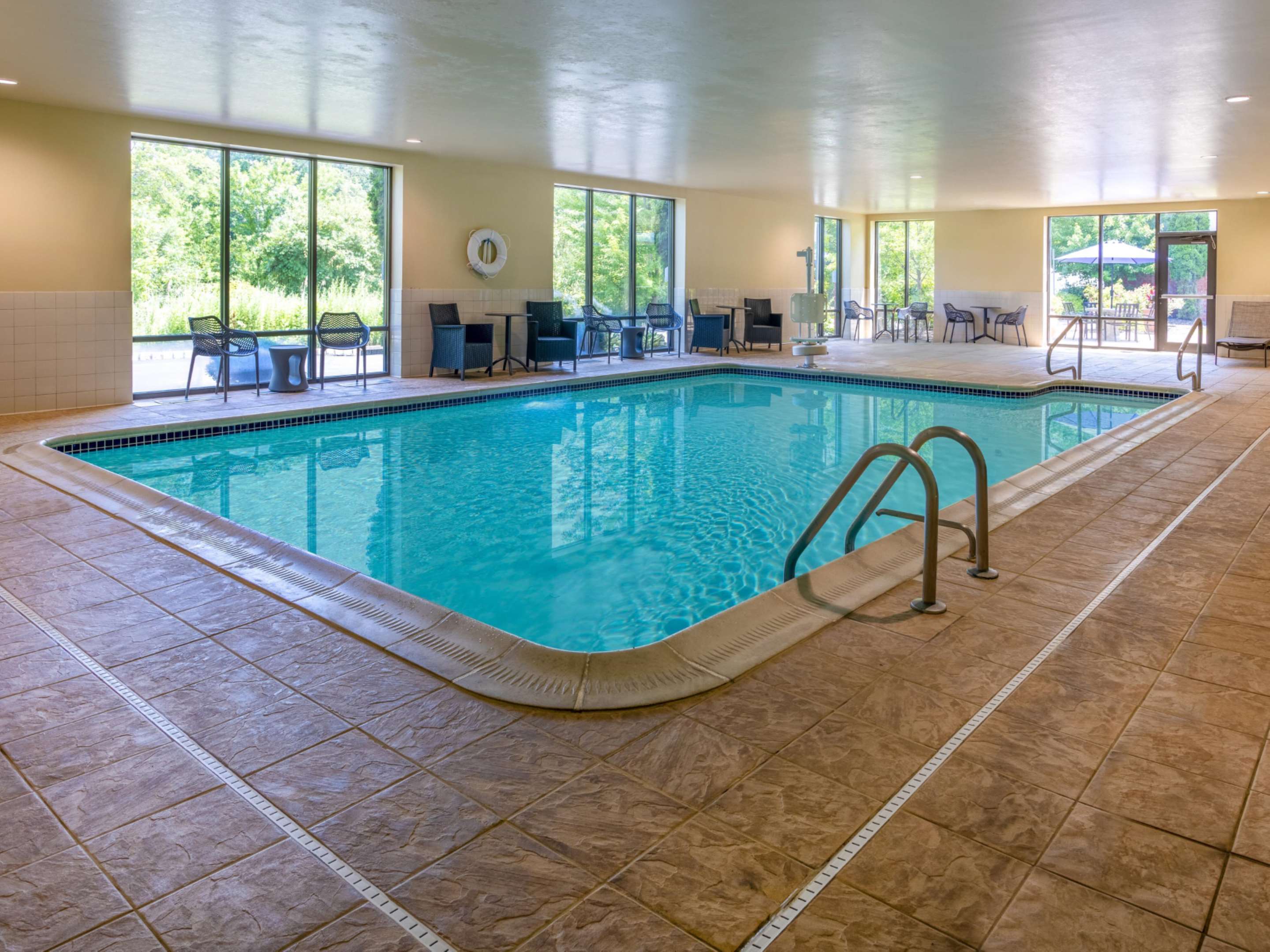 Pool | Hampton Inn Harriman Woodbury