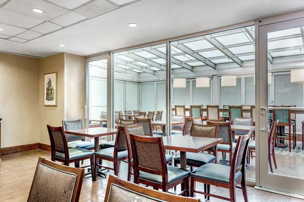 Restaurant - Hampton Inn United Nations New York