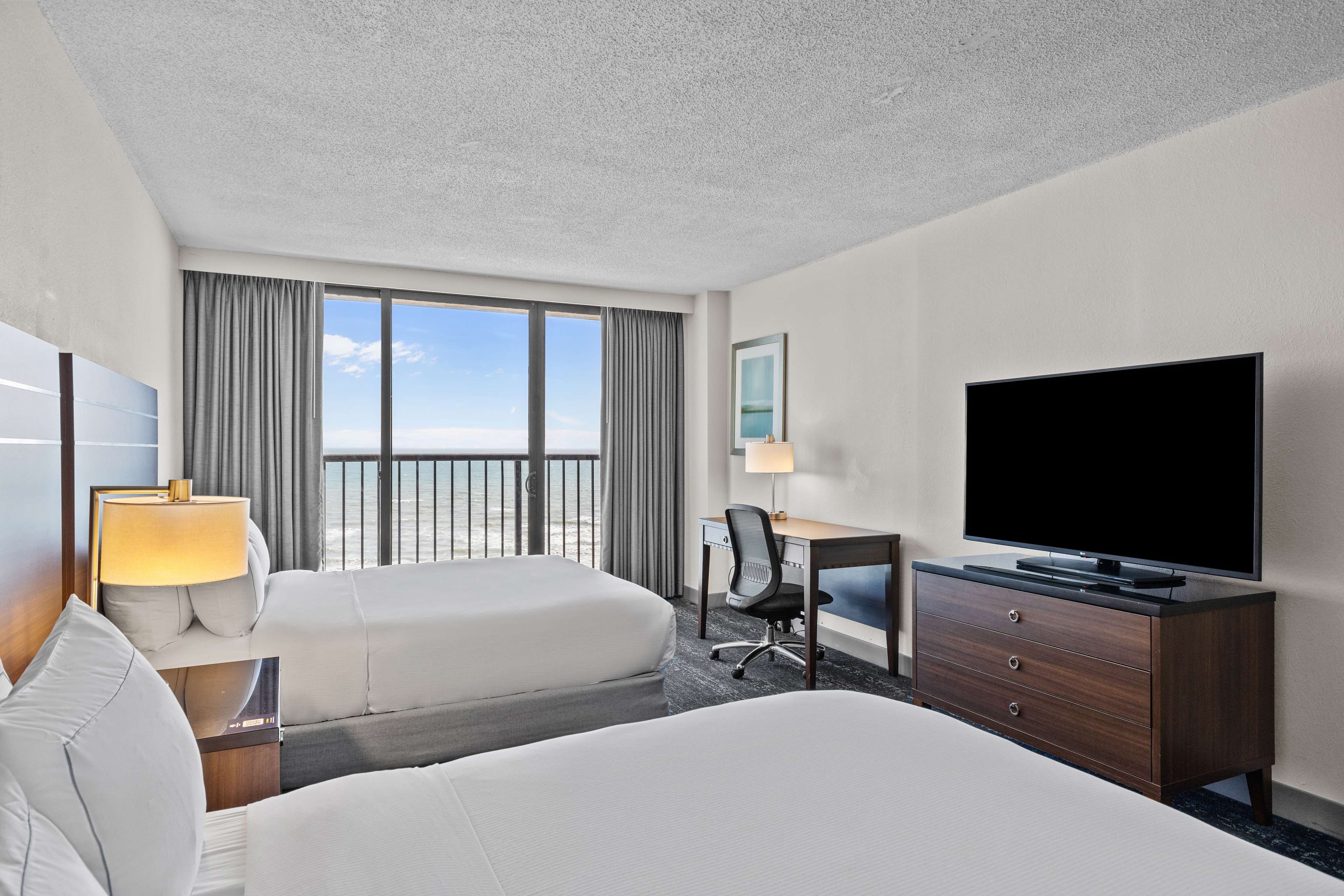 DoubleTree by Hilton Atlantic Beach Oceanfront Room Type - 2QNS OCNFRNT BALCONY NOSMK