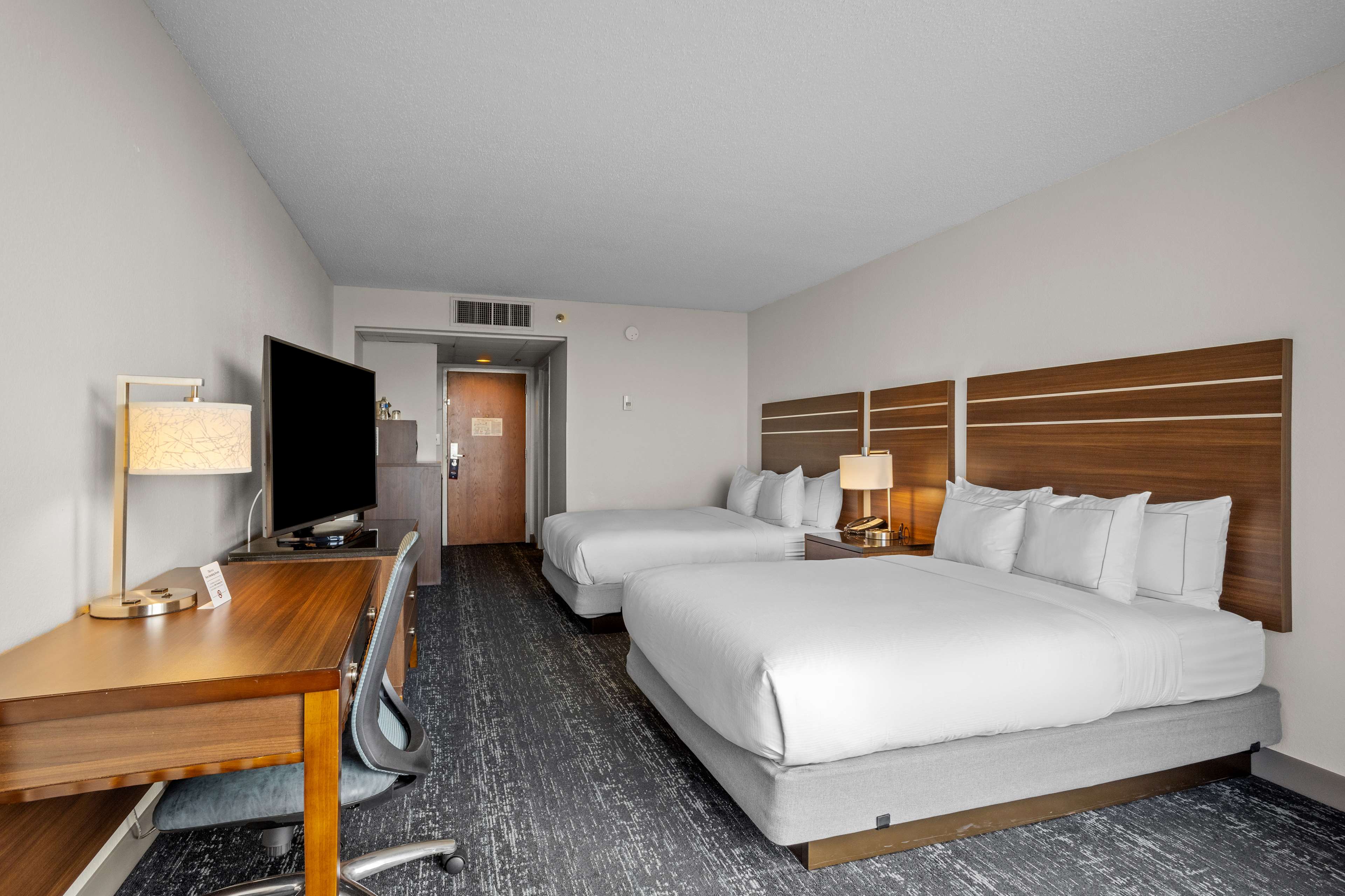 DoubleTree by Hilton Atlantic Beach Oceanfront Room Type - 2QNS BALCONY PRTL OCVW NS